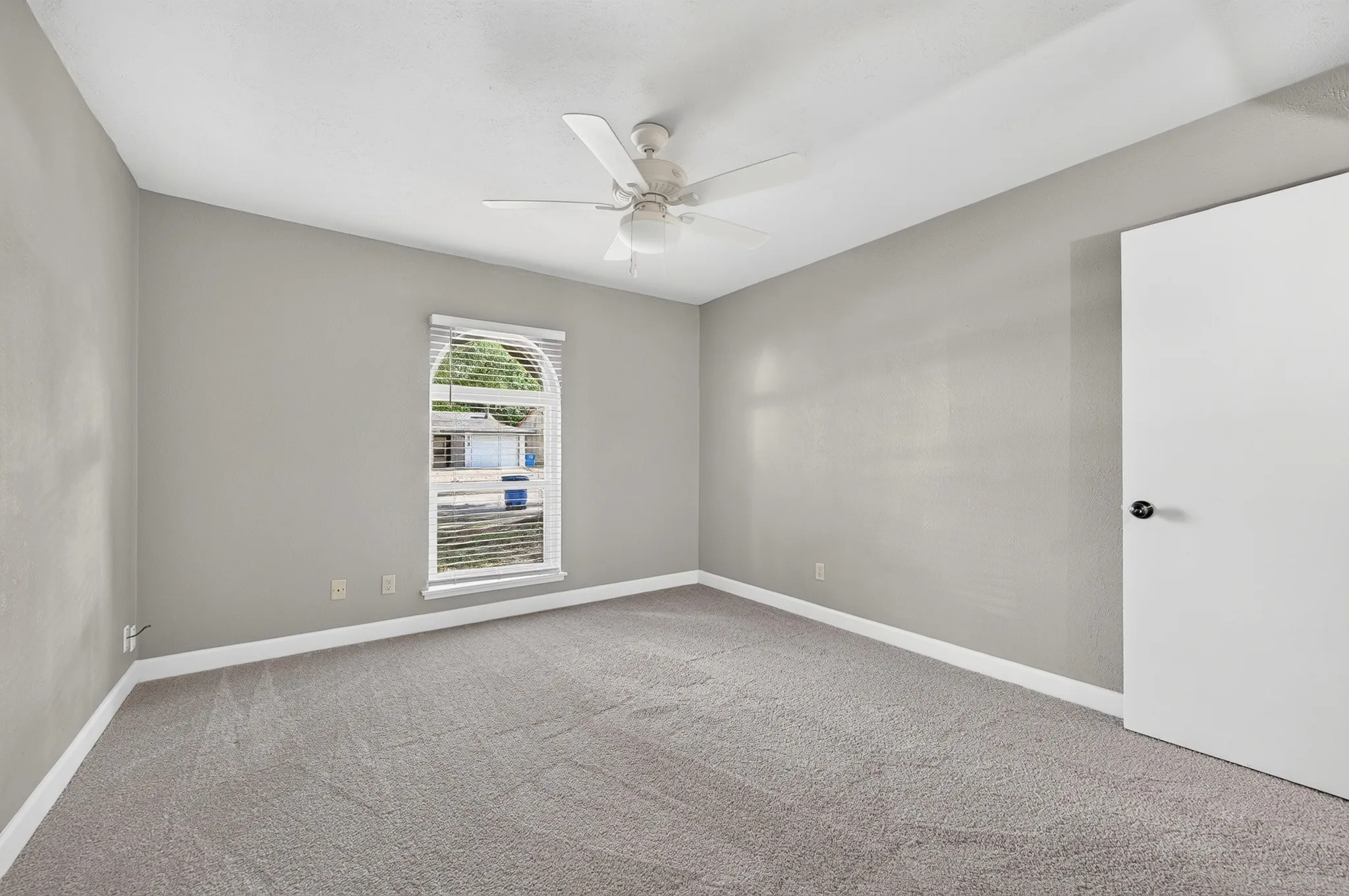 Single Family Residence For Sale in Collin County , 555 Hawthorne Drive, Allen, Texas 75002, 3 Bedroom, 2 Bathroom, 1 Garage spaces, 1,260 Sqft, built in 1976, mls#21327210, Real Estate Agent in Allen, Homes For Sale in Collin county, Homes For Sale in Allen, Realtor in Allen Texas, Real Estate Brokerage Independent Realty Texas, Luminita Cordes Realtor