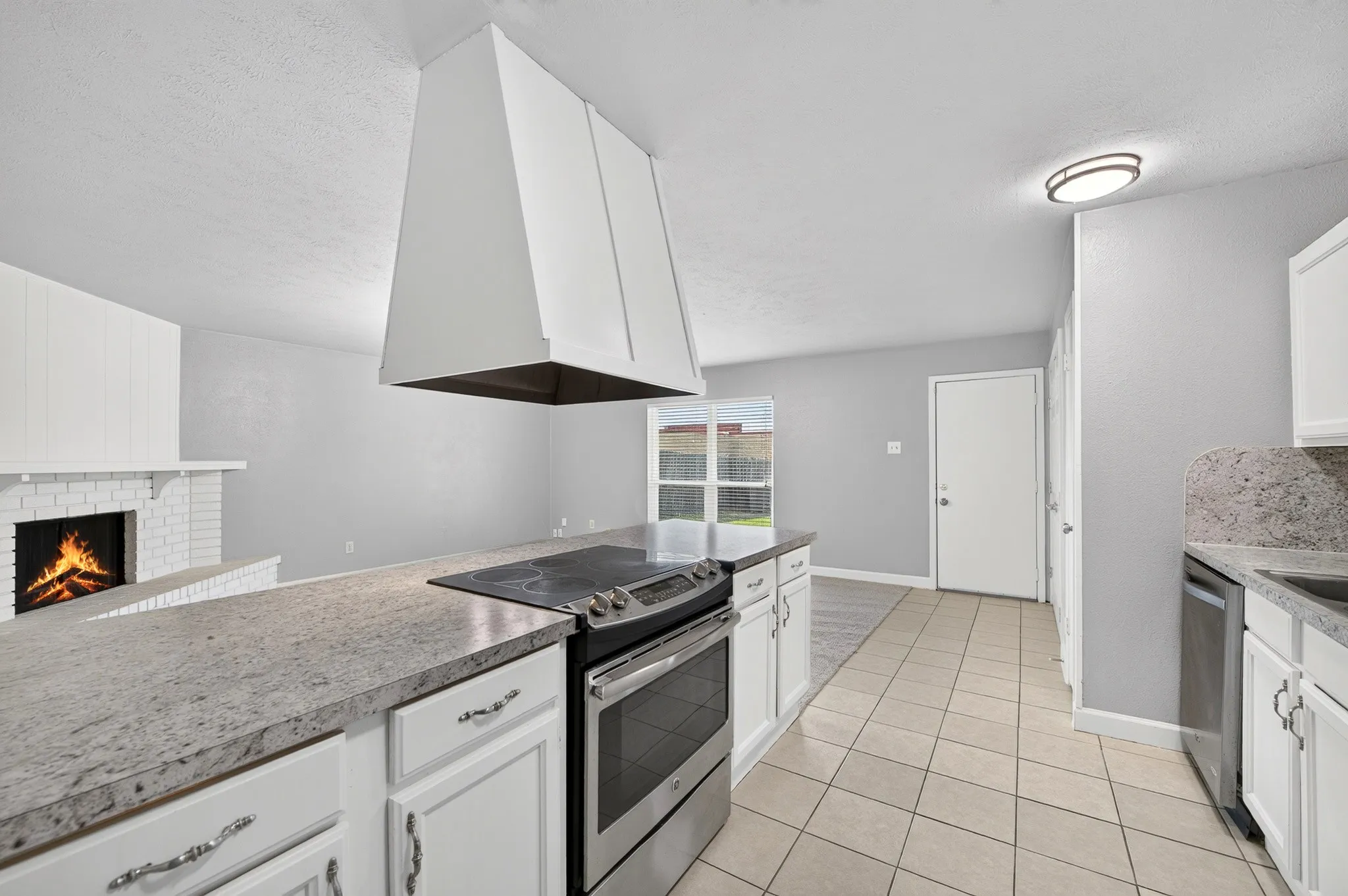 Single Family Residence For Sale in Collin County , 555 Hawthorne Drive, Allen, Texas 75002, 3 Bedroom, 2 Bathroom, 1 Garage spaces, 1,260 Sqft, built in 1976, mls#21327210, Real Estate Agent in Allen, Homes For Sale in Collin county, Homes For Sale in Allen, Realtor in Allen Texas, Real Estate Brokerage Independent Realty Texas, Luminita Cordes Realtor