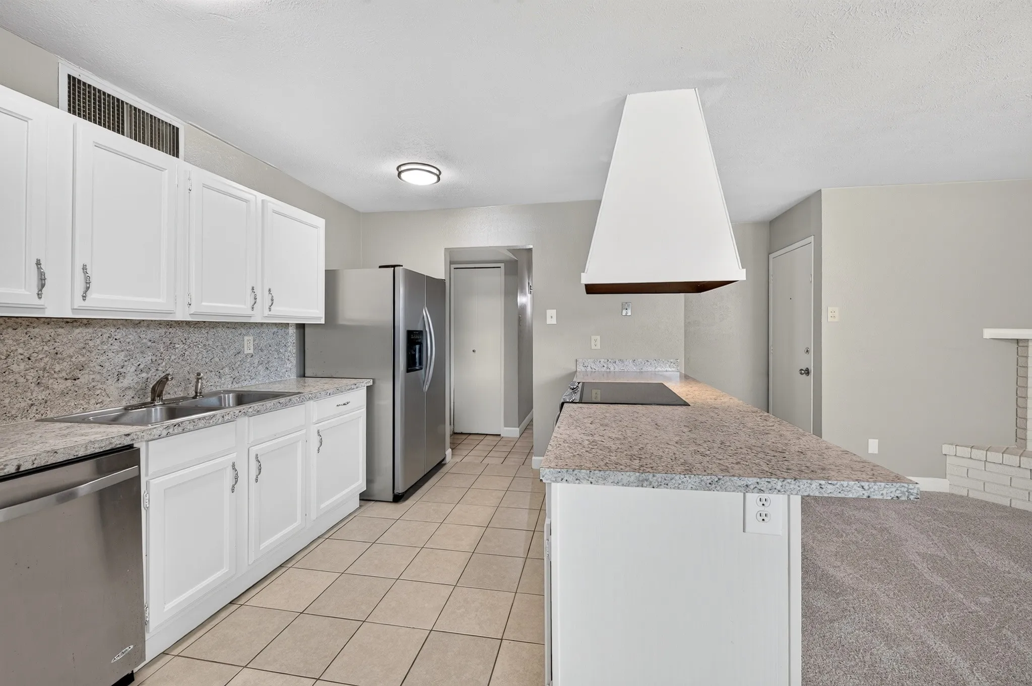 Single Family Residence For Sale in Collin County , 555 Hawthorne Drive, Allen, Texas 75002, 3 Bedroom, 2 Bathroom, 1 Garage spaces, 1,260 Sqft, built in 1976, mls#21327210, Real Estate Agent in Allen, Homes For Sale in Collin county, Homes For Sale in Allen, Realtor in Allen Texas, Real Estate Brokerage Independent Realty Texas, Luminita Cordes Realtor