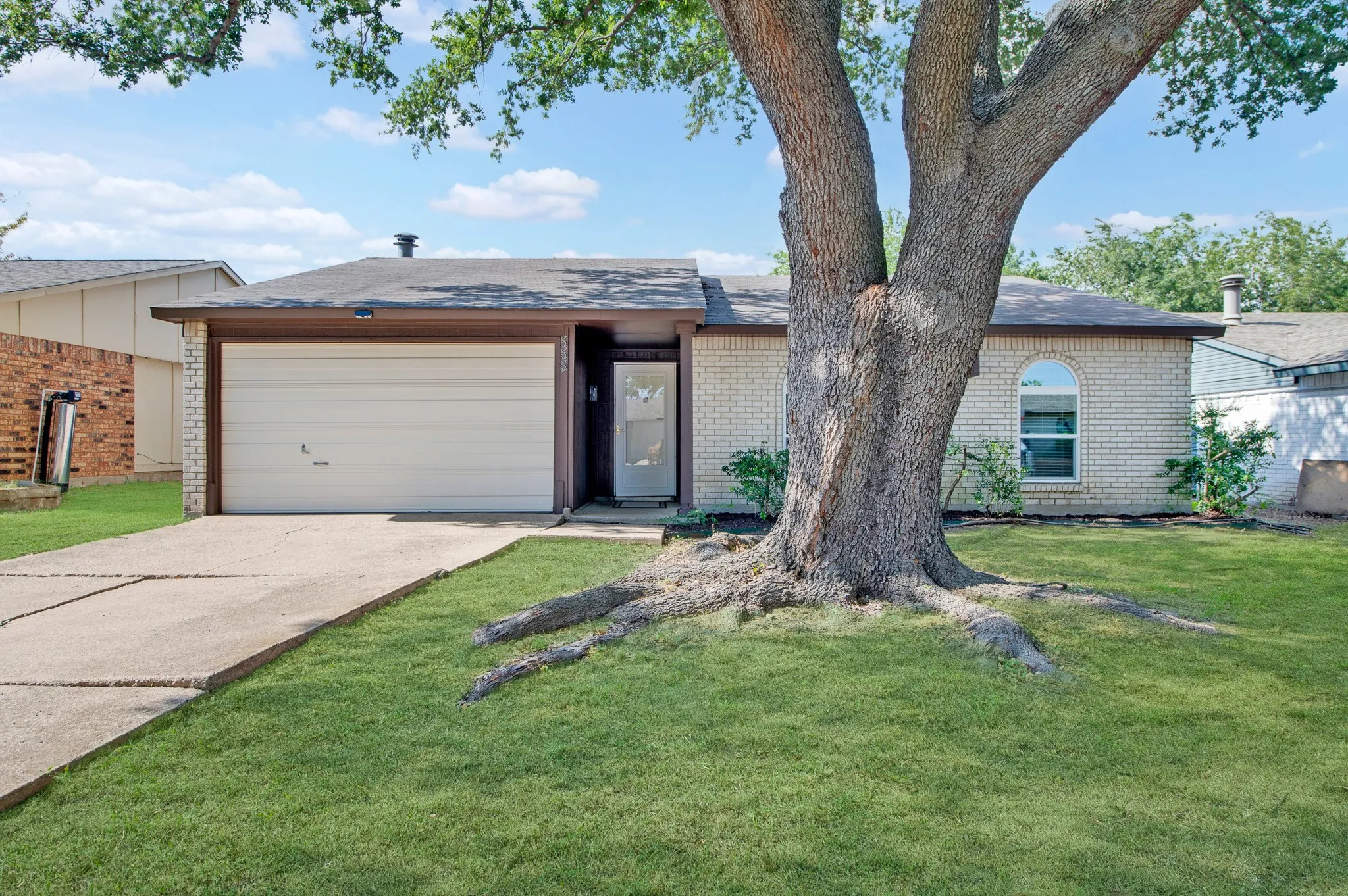 Single Family Residence For Sale in Collin County , 555 Hawthorne Drive, Allen, Texas 75002, 3 Bedroom, 2 Bathroom, 1 Garage spaces, 1,260 Sqft, built in 1976, mls#21327210, Real Estate Agent in Allen, Homes For Sale in Collin county, Homes For Sale in Allen, Realtor in Allen Texas, Real Estate Brokerage Independent Realty Texas, Luminita Cordes Realtor