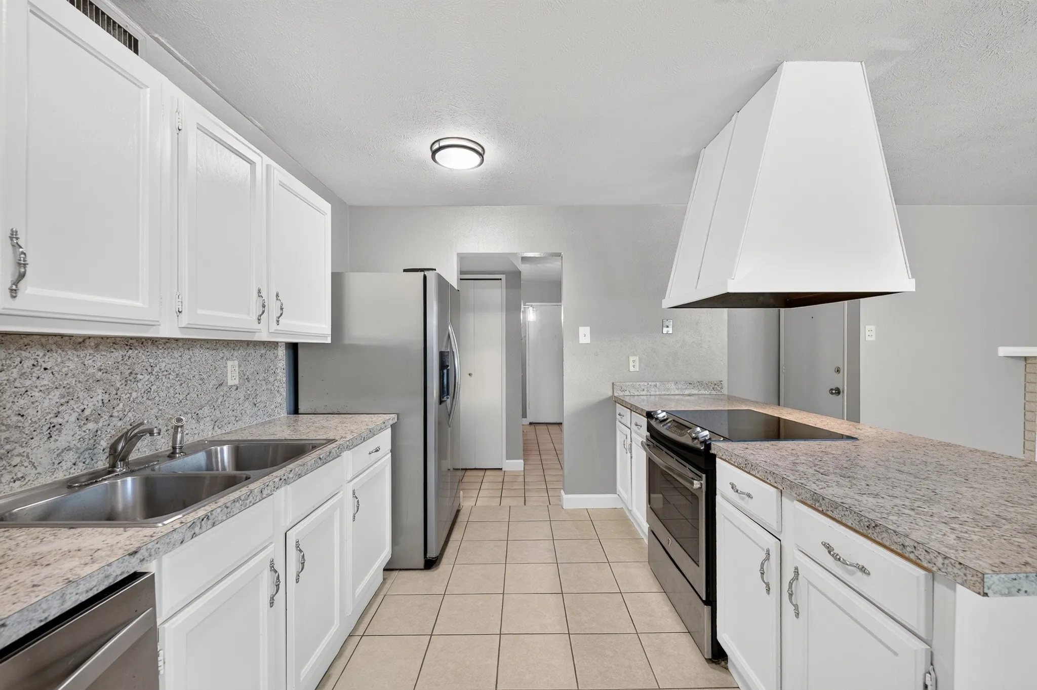 Single Family Residence For Sale in Collin County , 555 Hawthorne Drive, Allen, Texas 75002, 3 Bedroom, 2 Bathroom, 1 Garage spaces, 1,260 Sqft, built in 1976, mls#21327210, Real Estate Agent in Allen, Homes For Sale in Collin county, Homes For Sale in Allen, Realtor in Allen Texas, Real Estate Brokerage Independent Realty Texas, Luminita Cordes Realtor