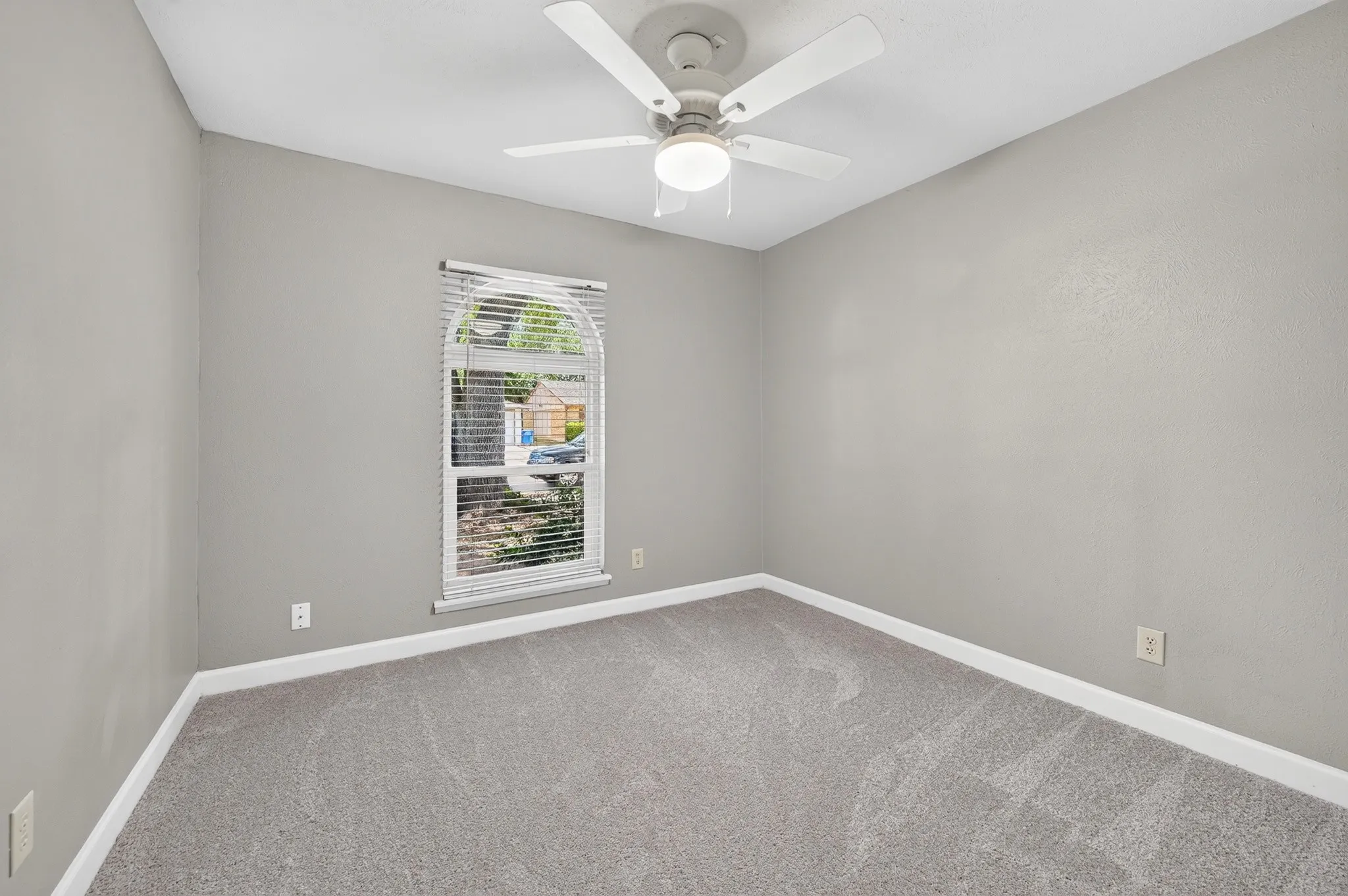 Single Family Residence For Sale in Collin County , 555 Hawthorne Drive, Allen, Texas 75002, 3 Bedroom, 2 Bathroom, 1 Garage spaces, 1,260 Sqft, built in 1976, mls#21327210, Real Estate Agent in Allen, Homes For Sale in Collin county, Homes For Sale in Allen, Realtor in Allen Texas, Real Estate Brokerage Independent Realty Texas, Luminita Cordes Realtor