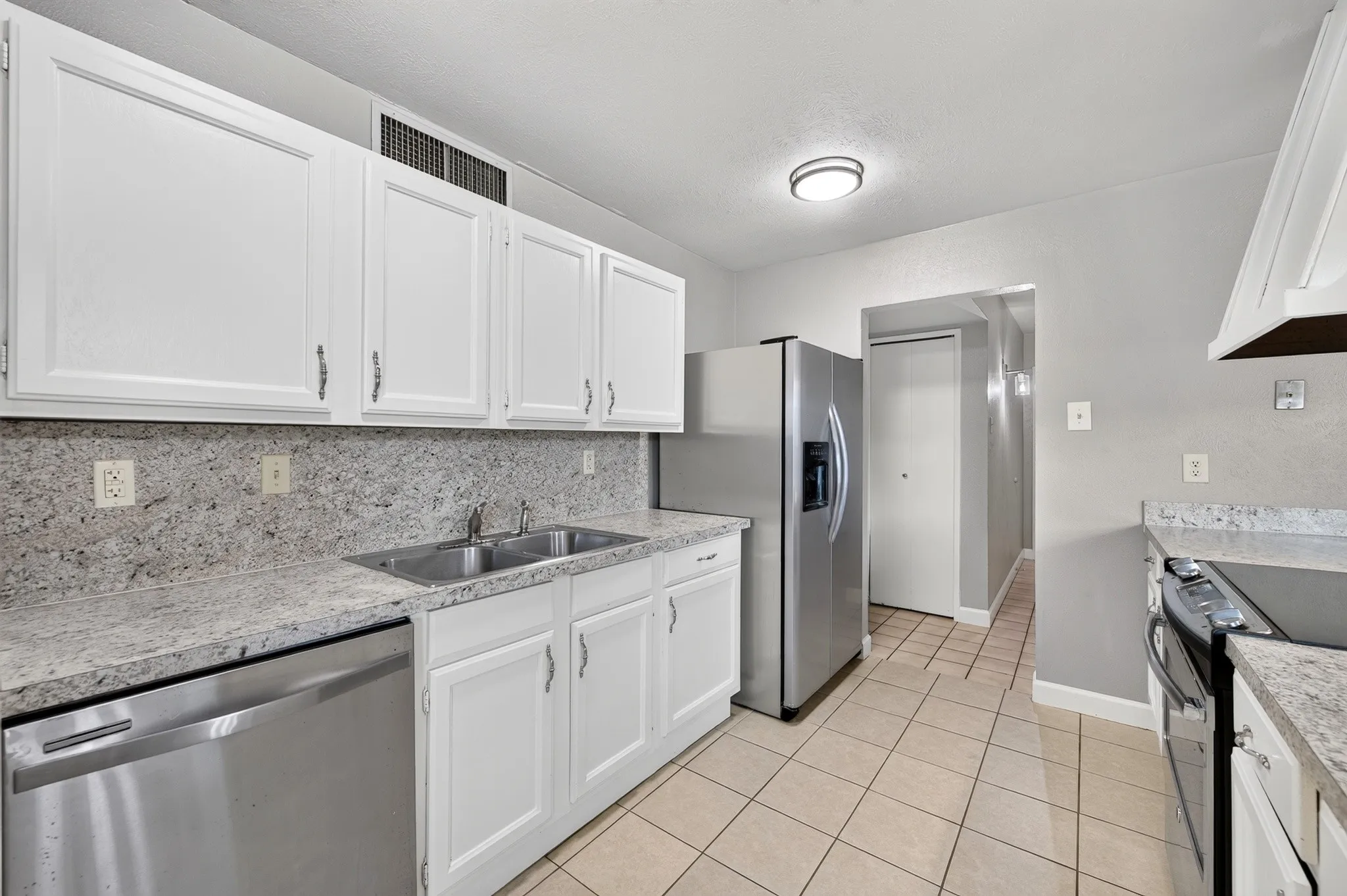 Single Family Residence For Sale in Collin County , 555 Hawthorne Drive, Allen, Texas 75002, 3 Bedroom, 2 Bathroom, 1 Garage spaces, 1,260 Sqft, built in 1976, mls#21327210, Real Estate Agent in Allen, Homes For Sale in Collin county, Homes For Sale in Allen, Realtor in Allen Texas, Real Estate Brokerage Independent Realty Texas, Luminita Cordes Realtor