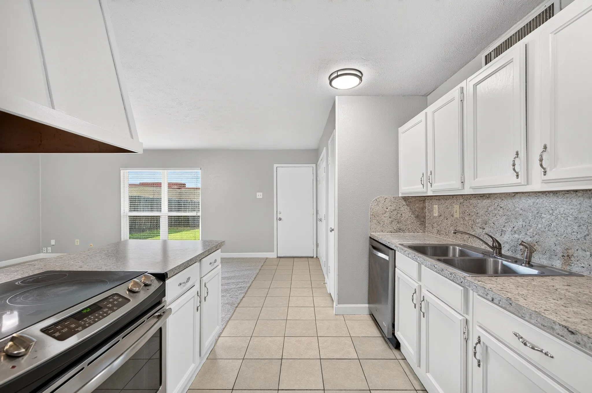 Single Family Residence For Sale in Collin County , 555 Hawthorne Drive, Allen, Texas 75002, 3 Bedroom, 2 Bathroom, 1 Garage spaces, 1,260 Sqft, built in 1976, mls#21327210, Real Estate Agent in Allen, Homes For Sale in Collin county, Homes For Sale in Allen, Realtor in Allen Texas, Real Estate Brokerage Independent Realty Texas, Luminita Cordes Realtor