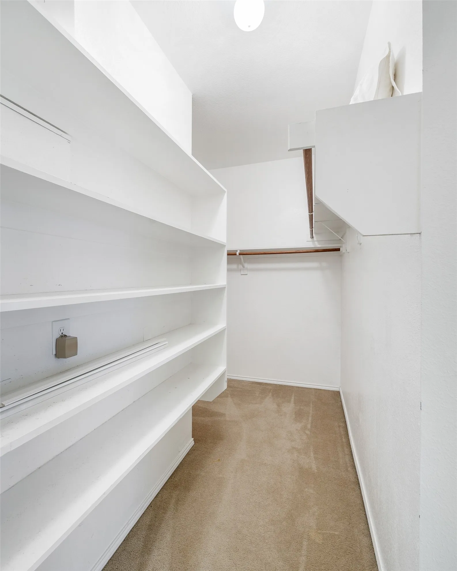 Walk in closet