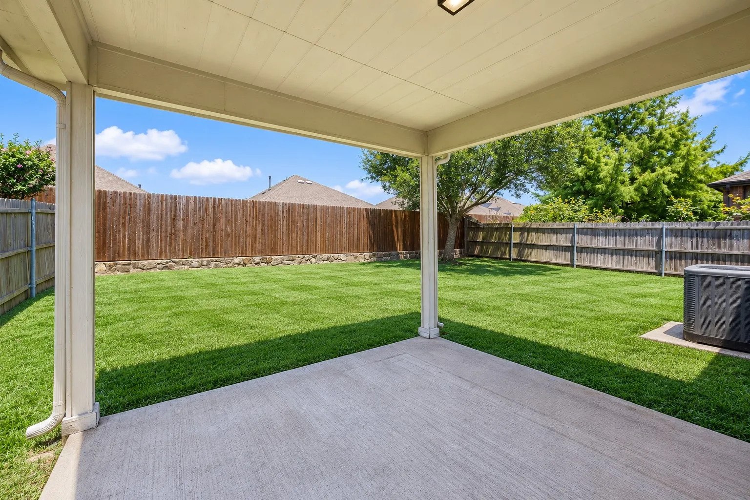 Single Family Residence For Sale in Collin County , 132 Birdbrook Drive, Anna, Texas 75409, 3 Bedroom, 2 Bathroom, 2 Garage spaces, 1,782 Sqft, built in 2006, mls#21326200, Real Estate Agent in Anna, Homes For Sale in Collin county, Homes For Sale in Anna, Realtor in Anna Texas, Real Estate Brokerage Independent Realty Texas, Luminita Cordes Realtor