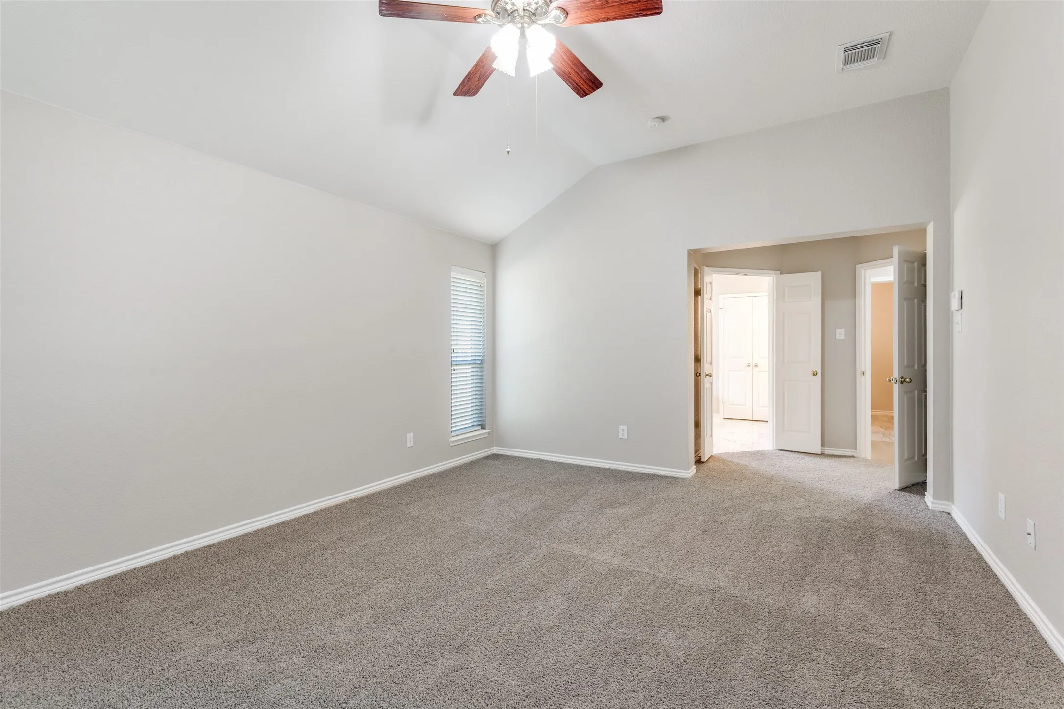 Single Family Residence For Rent in Tarrant County , 921 Corry A Edwards Drive, Kennedale, Texas 76060, 3 Bedrooms, 3 Bathrooms, 2 Garage spaces, 2,350 Sqft, built in 2003, Price $2,499, mls#21315348, Real Estate Agent in Kennedale, Homes For Rent in Tarrant county, Homes For Rent in Kennedale, Realtor in Kennedale Texas, Real Estate Brokerage Independent Realty Texas, Luminita Cordes Realtor