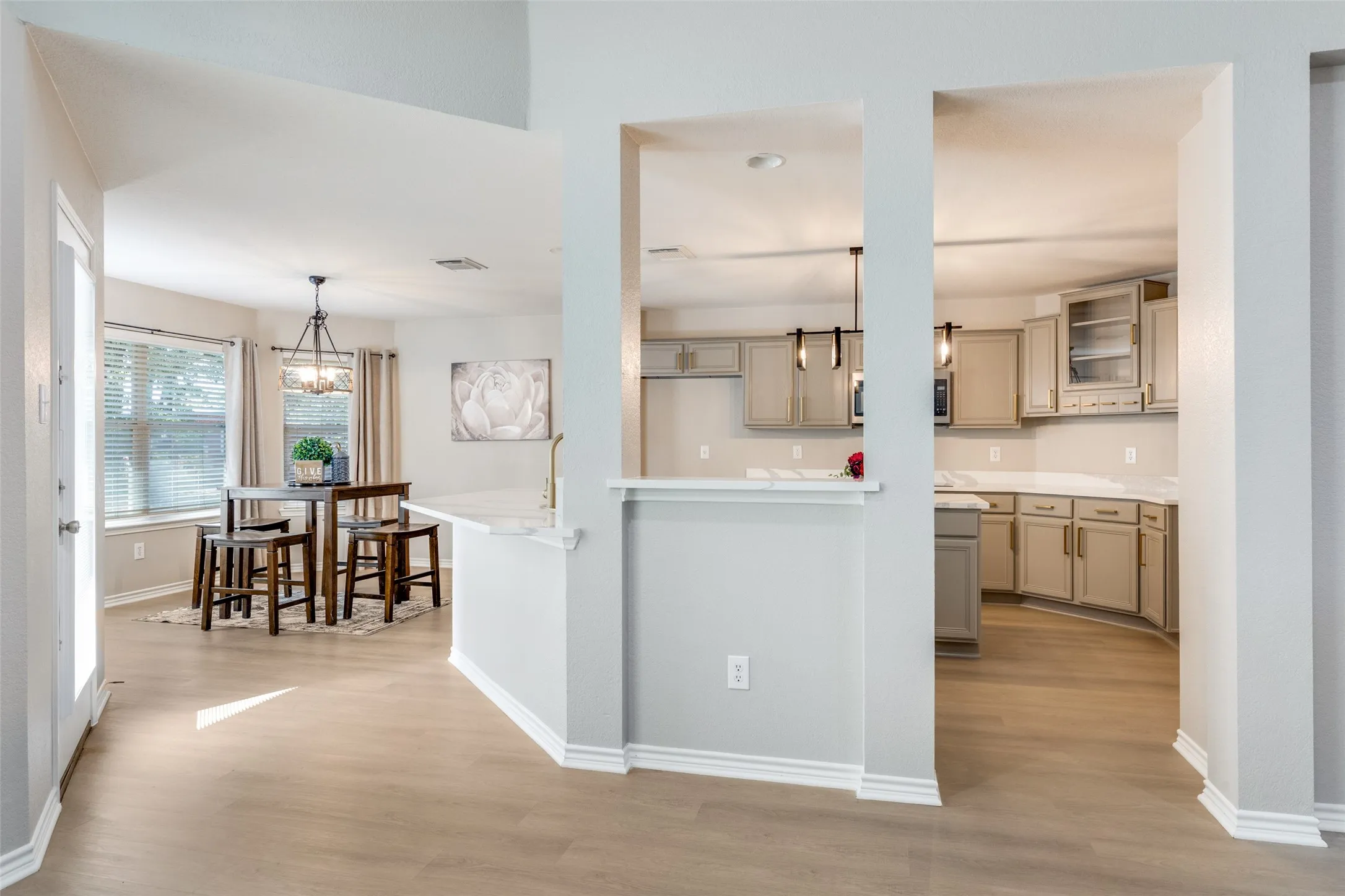 Single Family Residence For Rent in Tarrant County , 921 Corry A Edwards Drive, Kennedale, Texas 76060, 3 Bedrooms, 3 Bathrooms, 2 Garage spaces, 2,350 Sqft, built in 2003, Price $2,499, mls#21315348, Real Estate Agent in Kennedale, Homes For Rent in Tarrant county, Homes For Rent in Kennedale, Realtor in Kennedale Texas, Real Estate Brokerage Independent Realty Texas, Luminita Cordes Realtor