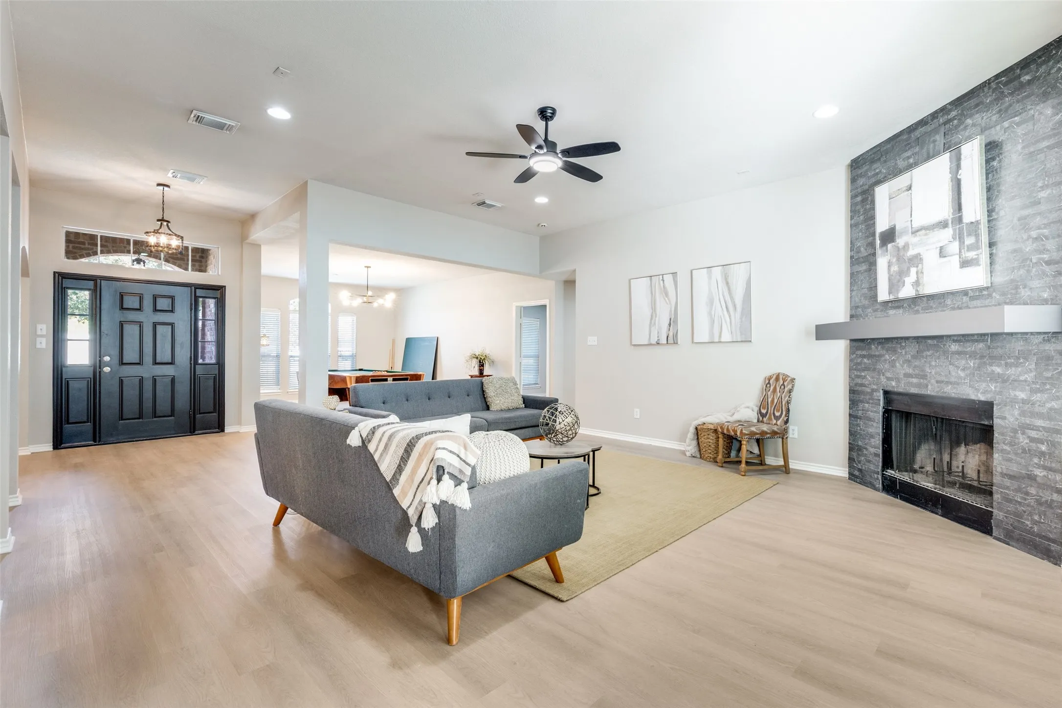 Single Family Residence For Rent in Tarrant County , 921 Corry A Edwards Drive, Kennedale, Texas 76060, 3 Bedrooms, 3 Bathrooms, 2 Garage spaces, 2,350 Sqft, built in 2003, Price $2,499, mls#21315348, Real Estate Agent in Kennedale, Homes For Rent in Tarrant county, Homes For Rent in Kennedale, Realtor in Kennedale Texas, Real Estate Brokerage Independent Realty Texas, Luminita Cordes Realtor