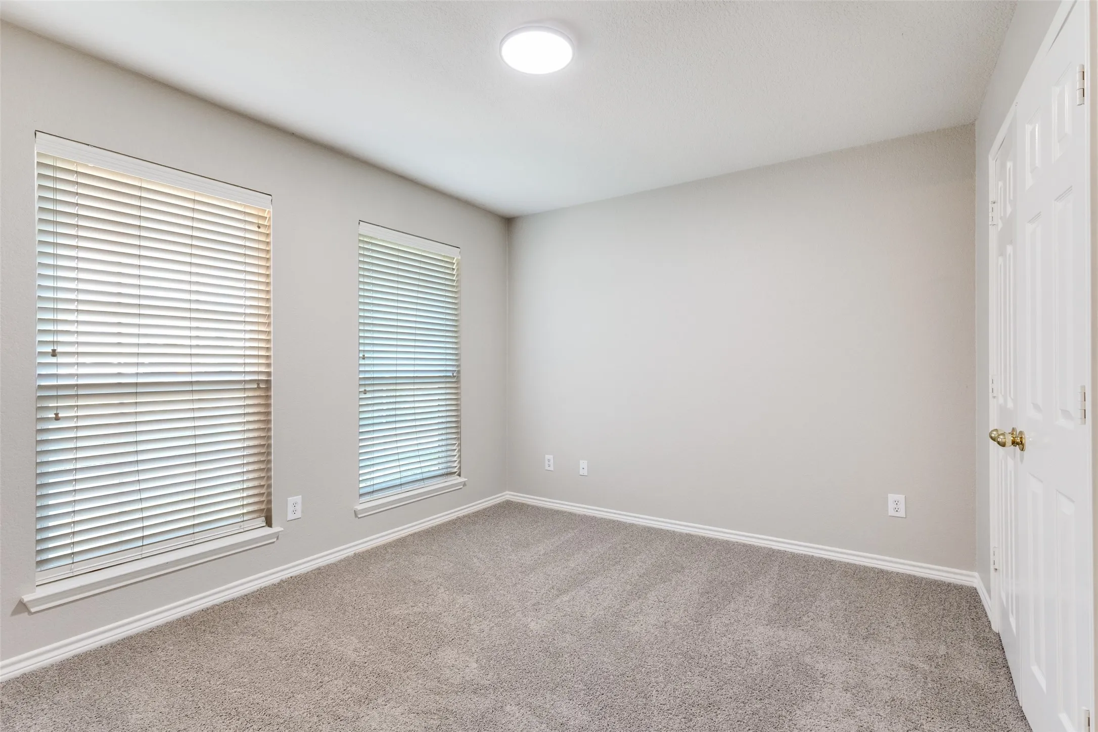 Single Family Residence For Rent in Tarrant County , 921 Corry A Edwards Drive, Kennedale, Texas 76060, 3 Bedrooms, 3 Bathrooms, 2 Garage spaces, 2,350 Sqft, built in 2003, Price $2,499, mls#21315348, Real Estate Agent in Kennedale, Homes For Rent in Tarrant county, Homes For Rent in Kennedale, Realtor in Kennedale Texas, Real Estate Brokerage Independent Realty Texas, Luminita Cordes Realtor