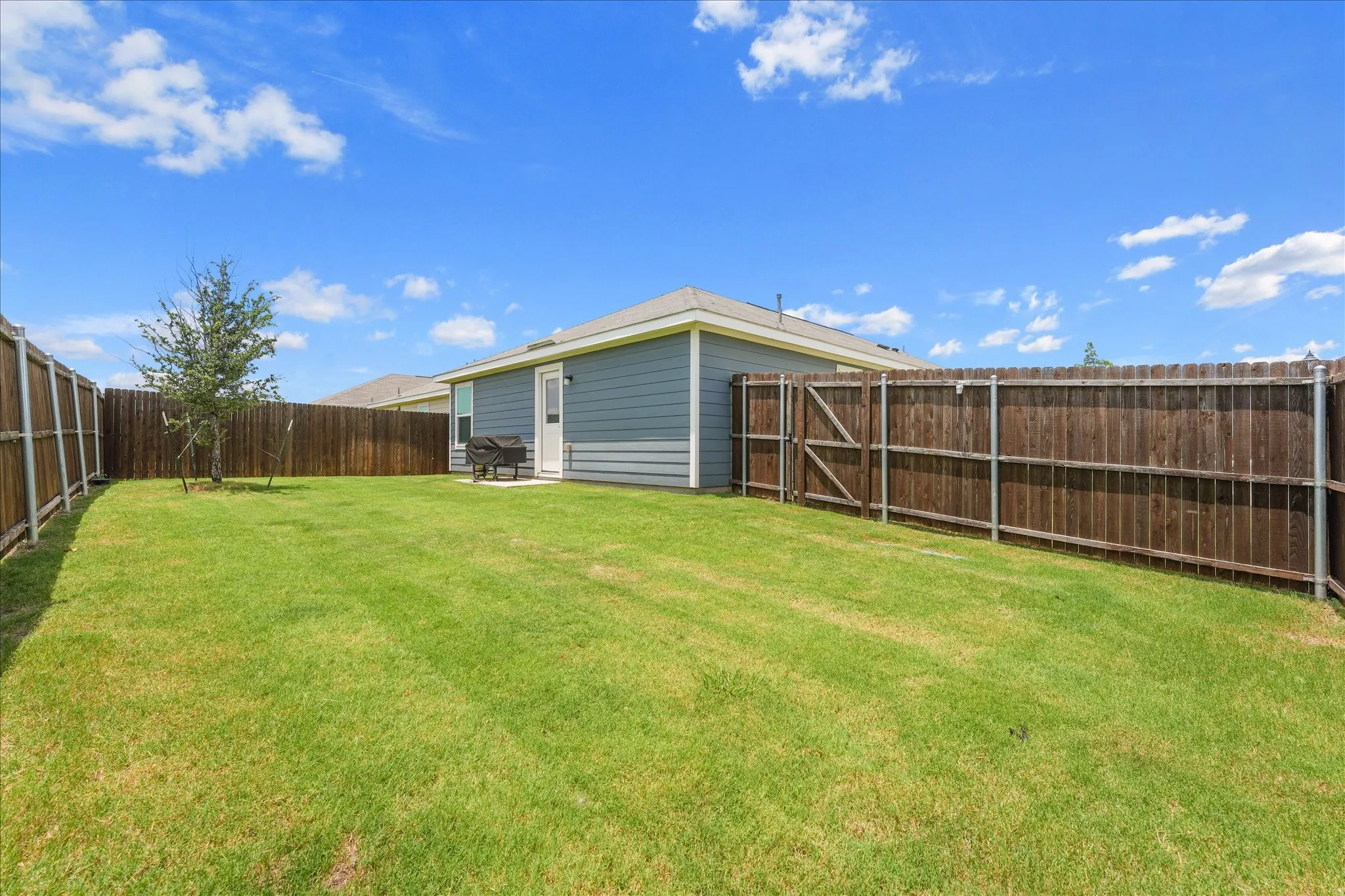 Single Family Residence For Sale in Collin County , 3105 Coyote Way, Mc Kinney, Texas 75071, 3 Bedroom, 2 Bathroom, 2 Garage spaces, 1,407 Sqft, built in 2021, mls#21324965, Real Estate Agent in Mc Kinney, Homes For Sale in Collin county, Homes For Sale in Mc Kinney, Realtor in Mc Kinney Texas, Real Estate Brokerage Independent Realty Texas, Luminita Cordes Realtor