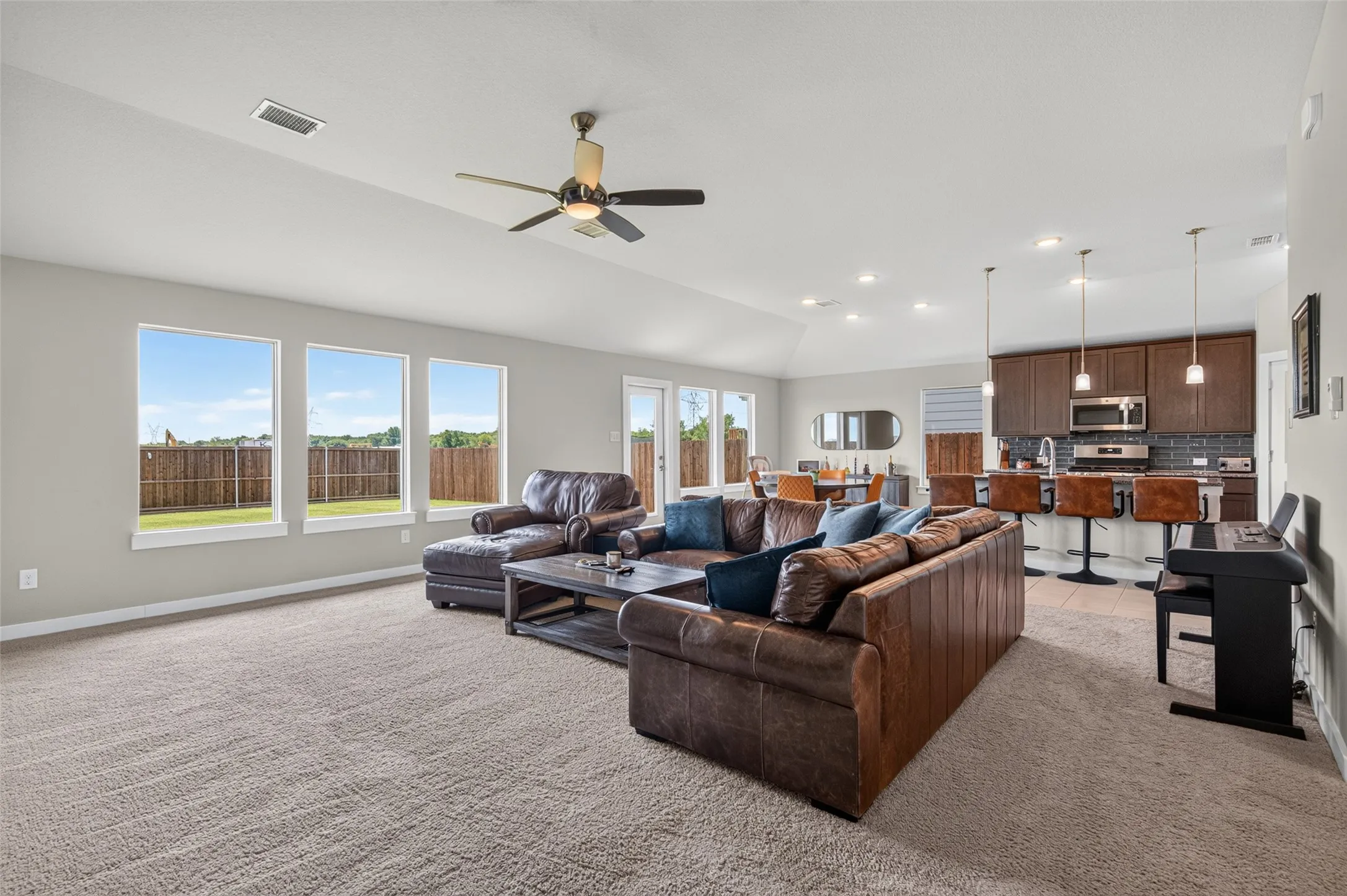 Single Family Residence For Sale in Rockwall County , 3014 Water Light Lane, Royse City, Texas 75189, 3 Bedroom, 2 Bathroom, 2 Garage spaces, 1,842 Sqft, built in 2023, mls#21323988, Real Estate Agent in Royse City, Homes For Sale in Rockwall county, Homes For Sale in Royse City, Realtor in Royse City Texas, Real Estate Brokerage Independent Realty Texas, Luminita Cordes Realtor