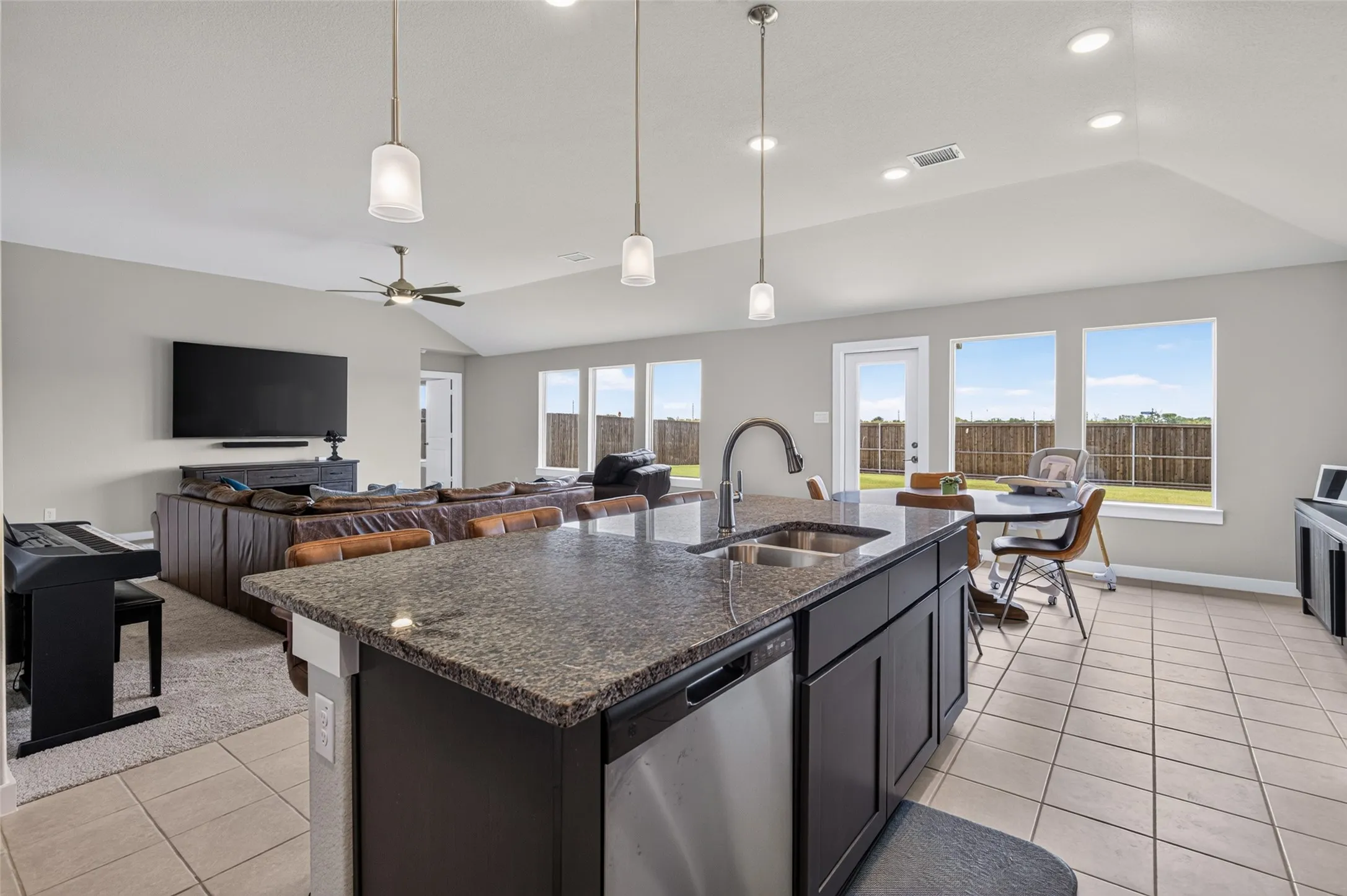 Single Family Residence For Sale in Rockwall County , 3014 Water Light Lane, Royse City, Texas 75189, 3 Bedroom, 2 Bathroom, 2 Garage spaces, 1,842 Sqft, built in 2023, mls#21323988, Real Estate Agent in Royse City, Homes For Sale in Rockwall county, Homes For Sale in Royse City, Realtor in Royse City Texas, Real Estate Brokerage Independent Realty Texas, Luminita Cordes Realtor