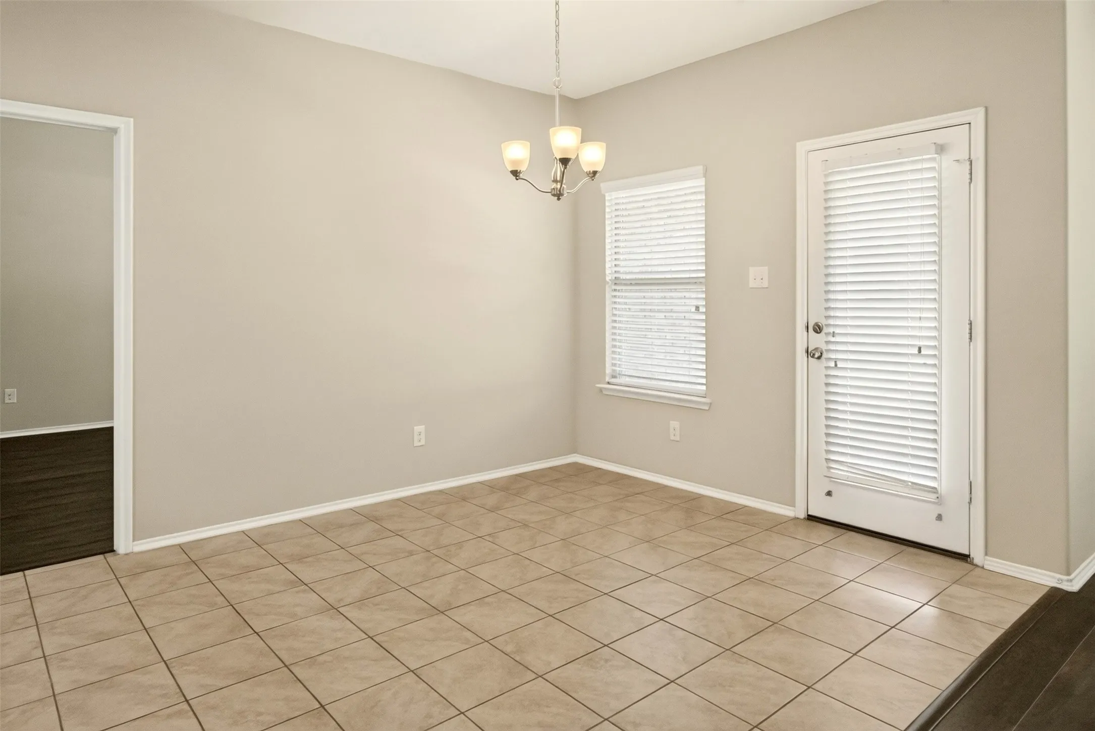 Dining View, Ceramic Tile Flooring
