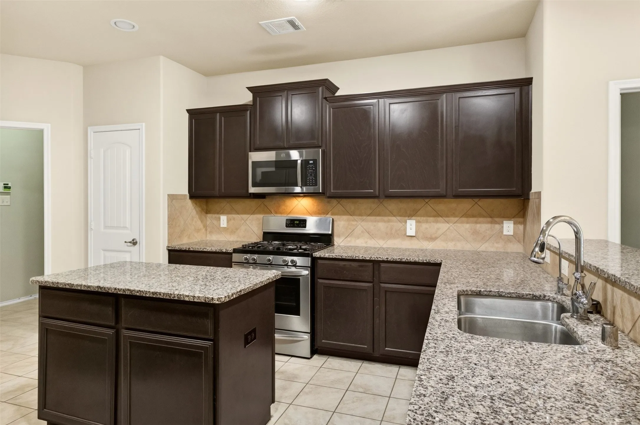 Range and Cabinets