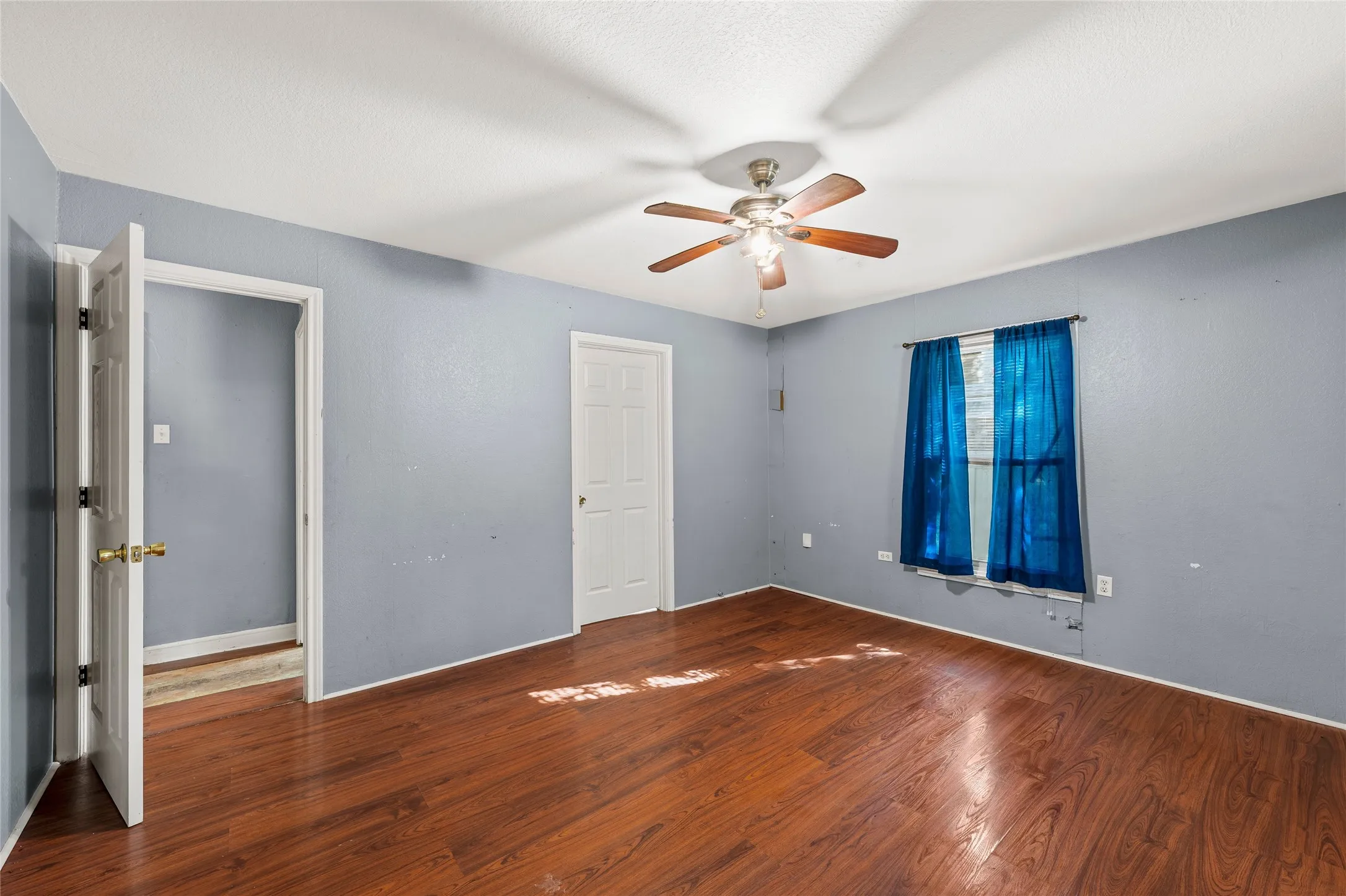 Single Family Residence For Sale in Mc Lennan County , 2225 Mitchell Avenue, Waco, Texas 76708, 2 Bedroom, 1 Bathroom, Garage spaces, 768 Sqft, built in 1945, mls#21326930, Real Estate Agent in Waco, Homes For Sale in Mc Lennan county, Homes For Sale in Waco, Realtor in Waco Texas, Real Estate Brokerage Independent Realty Texas, Luminita Cordes Realtor