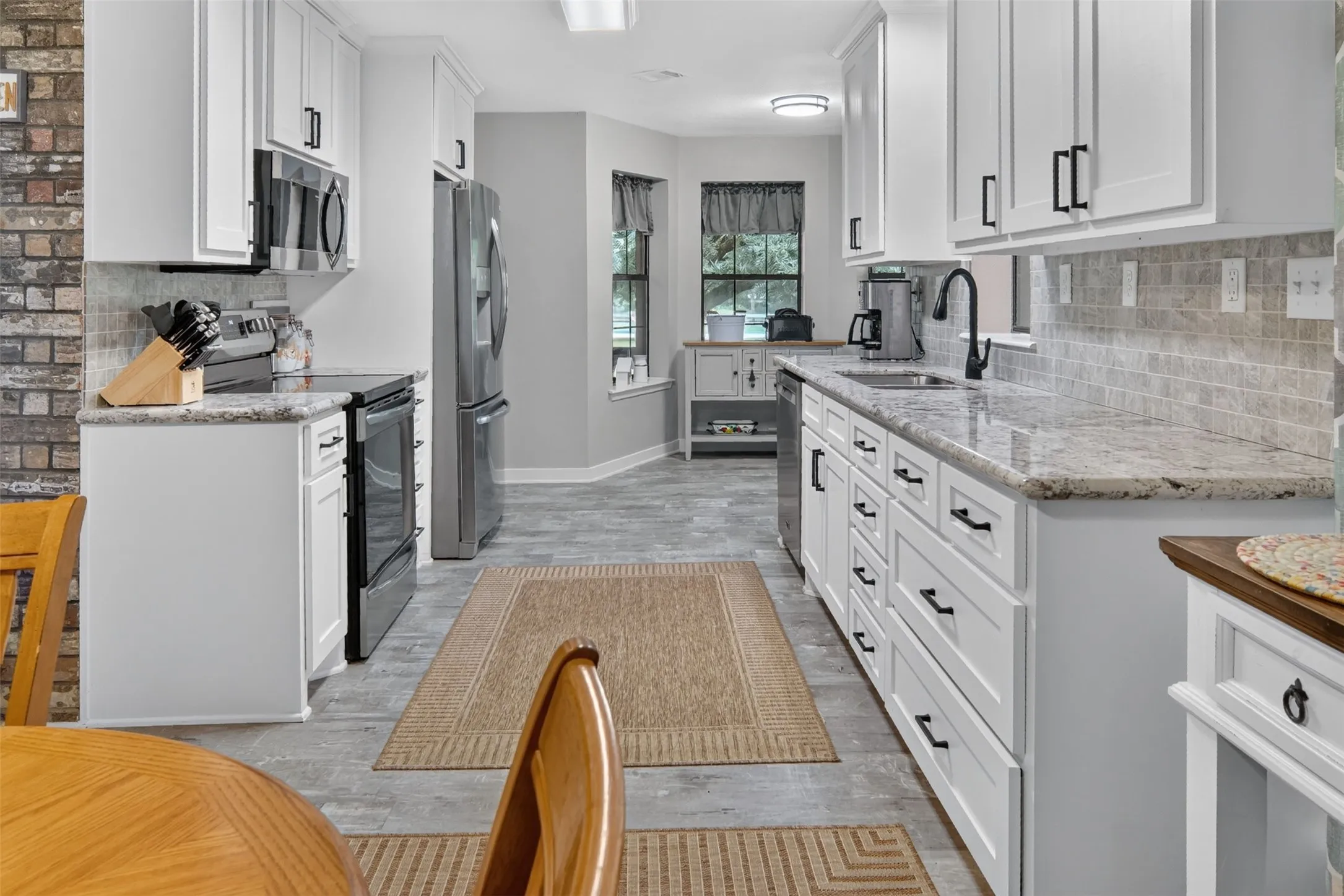 Single Family Residence For Sale in Rains County , 4189 FM 2946, Emory, Texas 75440, 3 Bedroom, 3 Bathroom, 2 Garage spaces, 2,588 Sqft, built in 1985, mls#21327340, Real Estate Agent in Emory, Homes For Sale in Rains county, Homes For Sale in Emory, Realtor in Emory Texas, Real Estate Brokerage Independent Realty Texas, Luminita Cordes Realtor