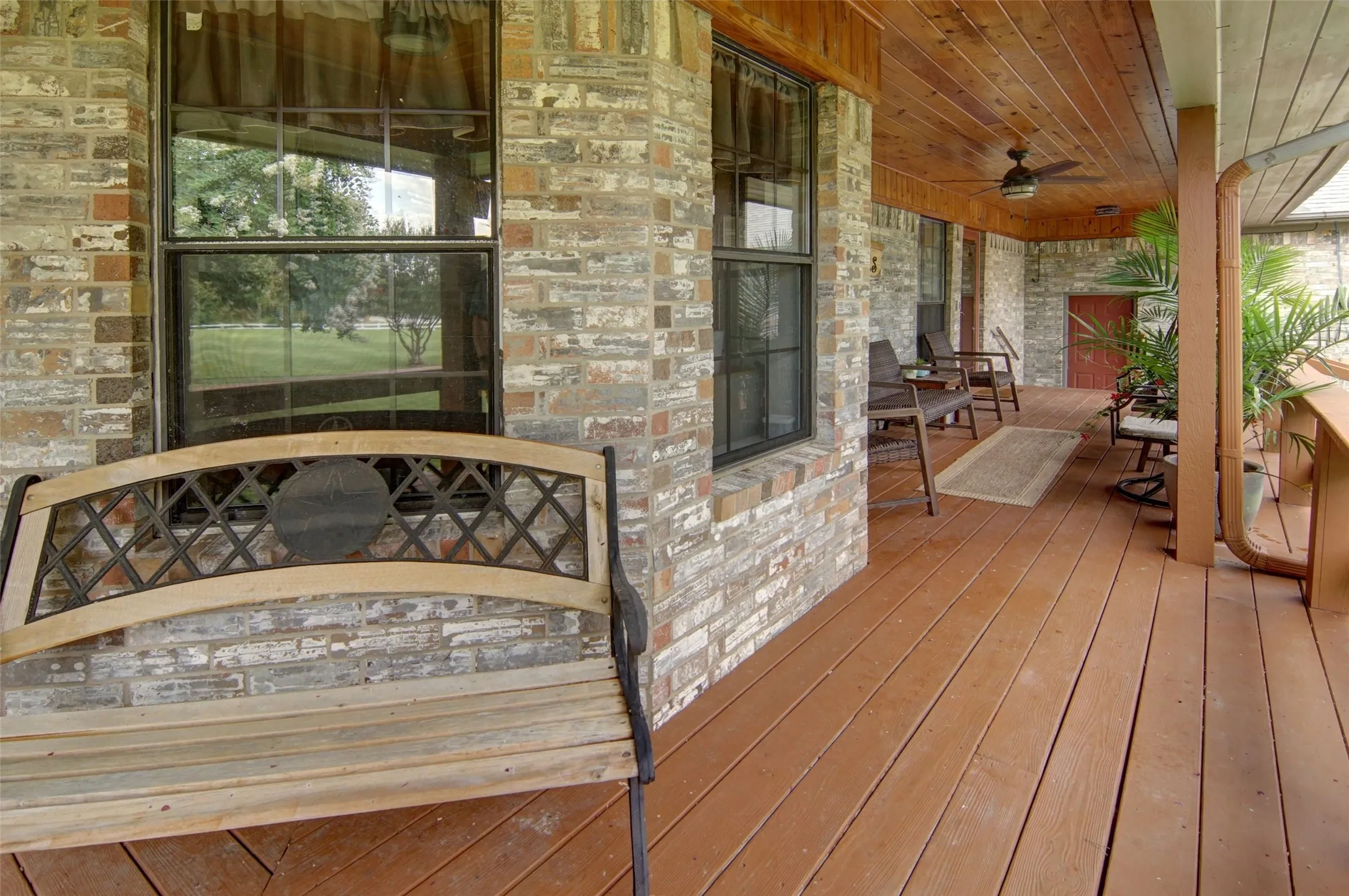 Single Family Residence For Sale in Rains County , 4189 FM 2946, Emory, Texas 75440, 3 Bedroom, 3 Bathroom, 2 Garage spaces, 2,588 Sqft, built in 1985, mls#21327340, Real Estate Agent in Emory, Homes For Sale in Rains county, Homes For Sale in Emory, Realtor in Emory Texas, Real Estate Brokerage Independent Realty Texas, Luminita Cordes Realtor