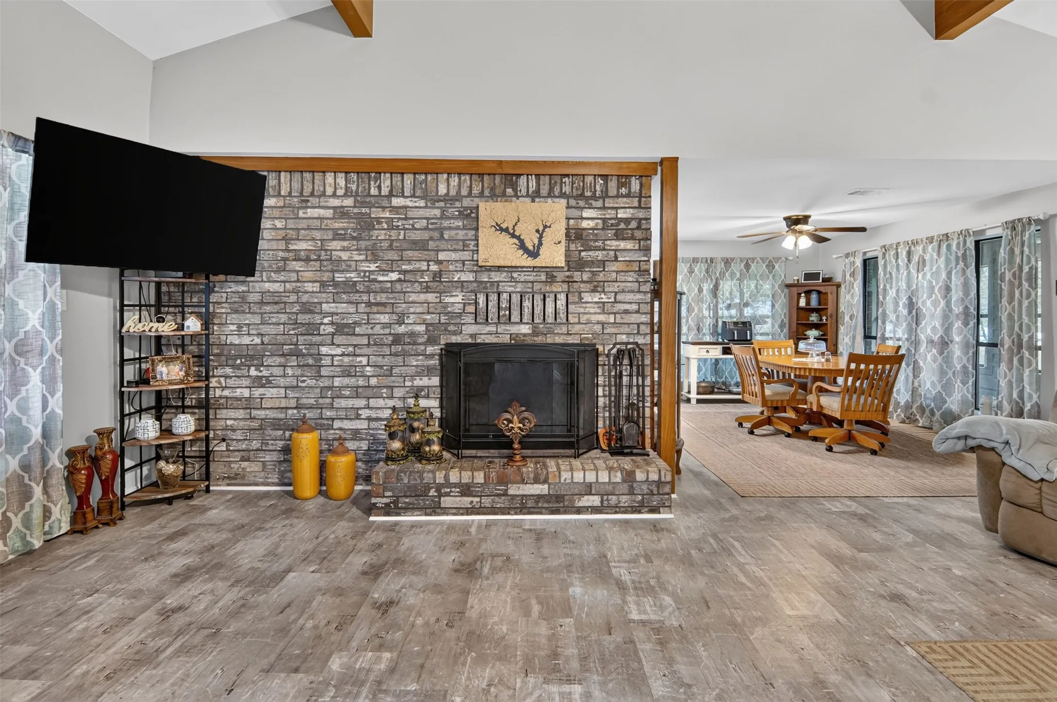 Single Family Residence For Sale in Rains County , 4189 FM 2946, Emory, Texas 75440, 3 Bedroom, 3 Bathroom, 2 Garage spaces, 2,588 Sqft, built in 1985, mls#21327340, Real Estate Agent in Emory, Homes For Sale in Rains county, Homes For Sale in Emory, Realtor in Emory Texas, Real Estate Brokerage Independent Realty Texas, Luminita Cordes Realtor