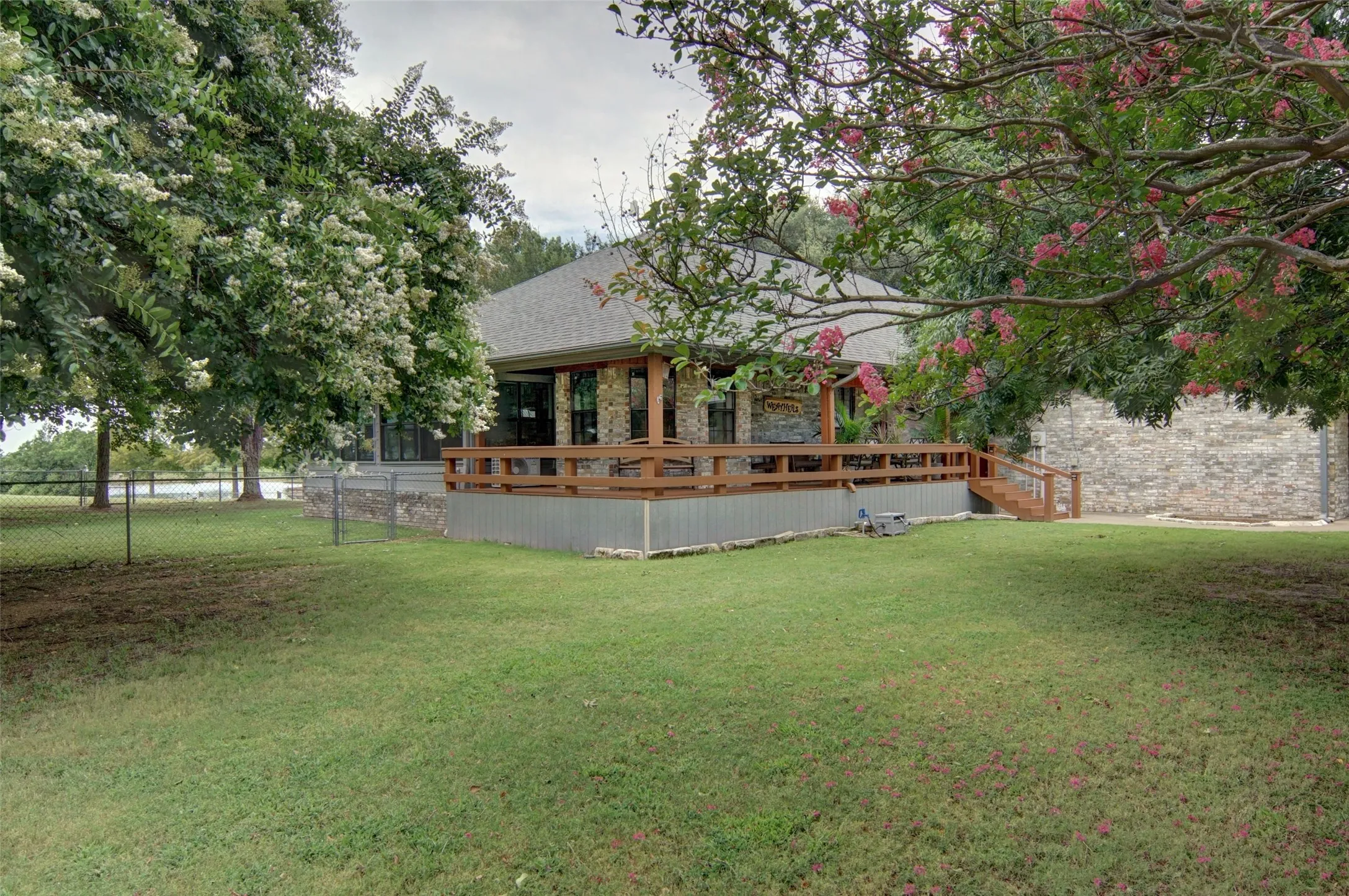 Single Family Residence For Sale in Rains County , 4189 FM 2946, Emory, Texas 75440, 3 Bedroom, 3 Bathroom, 2 Garage spaces, 2,588 Sqft, built in 1985, mls#21327340, Real Estate Agent in Emory, Homes For Sale in Rains county, Homes For Sale in Emory, Realtor in Emory Texas, Real Estate Brokerage Independent Realty Texas, Luminita Cordes Realtor