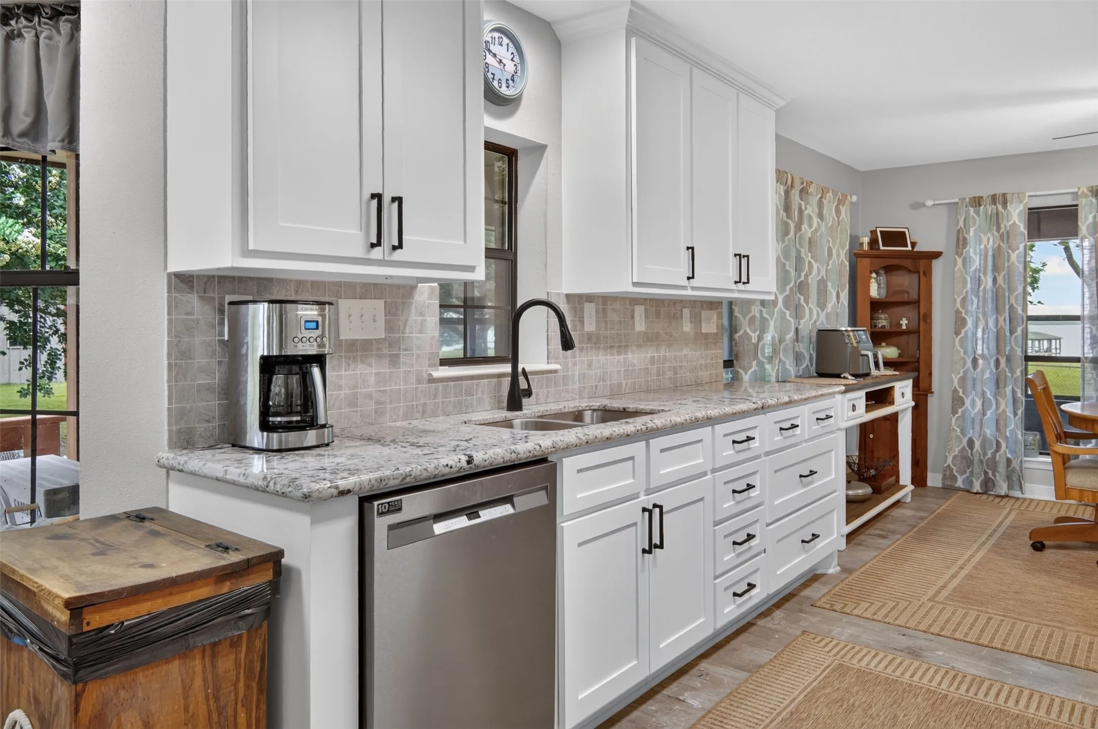 Single Family Residence For Sale in Rains County , 4189 FM 2946, Emory, Texas 75440, 3 Bedroom, 3 Bathroom, 2 Garage spaces, 2,588 Sqft, built in 1985, mls#21327340, Real Estate Agent in Emory, Homes For Sale in Rains county, Homes For Sale in Emory, Realtor in Emory Texas, Real Estate Brokerage Independent Realty Texas, Luminita Cordes Realtor