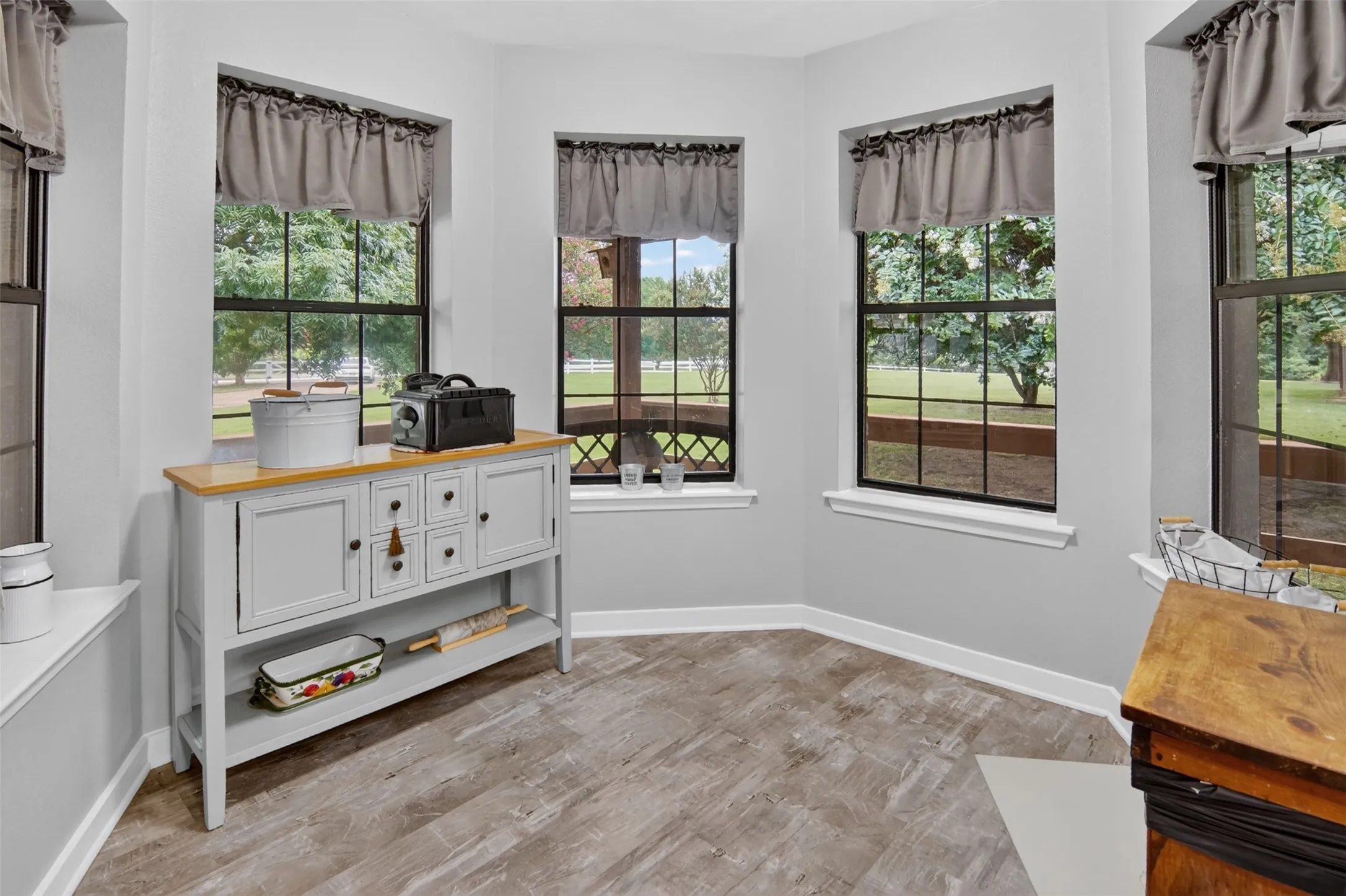 Single Family Residence For Sale in Rains County , 4189 FM 2946, Emory, Texas 75440, 3 Bedroom, 3 Bathroom, 2 Garage spaces, 2,588 Sqft, built in 1985, mls#21327340, Real Estate Agent in Emory, Homes For Sale in Rains county, Homes For Sale in Emory, Realtor in Emory Texas, Real Estate Brokerage Independent Realty Texas, Luminita Cordes Realtor