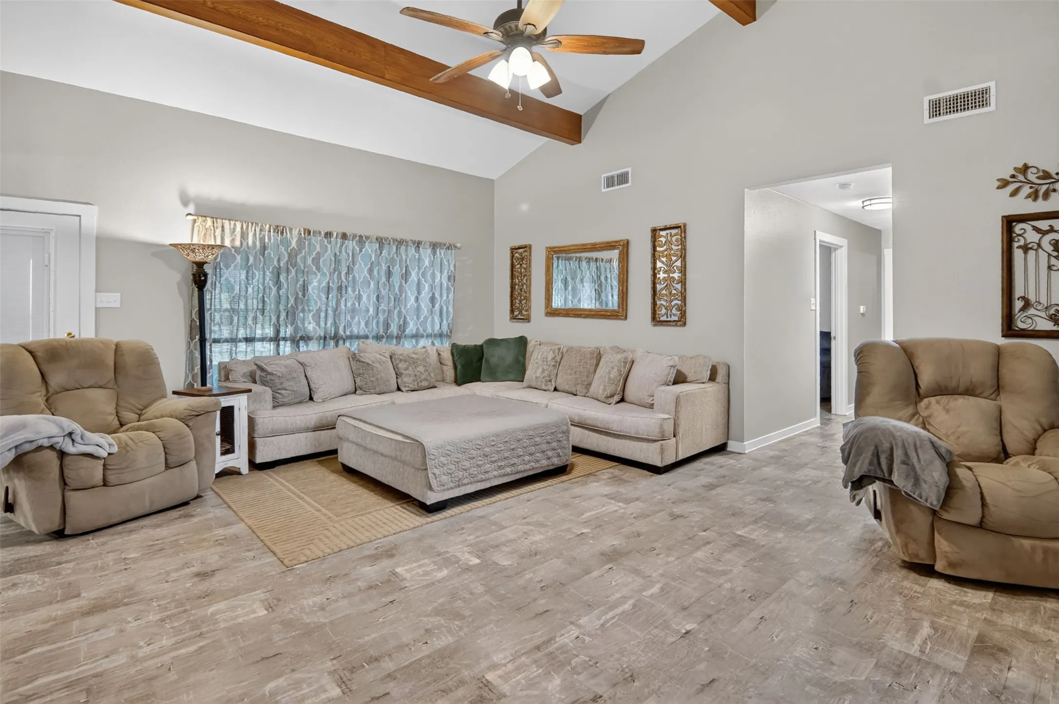 Single Family Residence For Sale in Rains County , 4189 FM 2946, Emory, Texas 75440, 3 Bedroom, 3 Bathroom, 2 Garage spaces, 2,588 Sqft, built in 1985, mls#21327340, Real Estate Agent in Emory, Homes For Sale in Rains county, Homes For Sale in Emory, Realtor in Emory Texas, Real Estate Brokerage Independent Realty Texas, Luminita Cordes Realtor