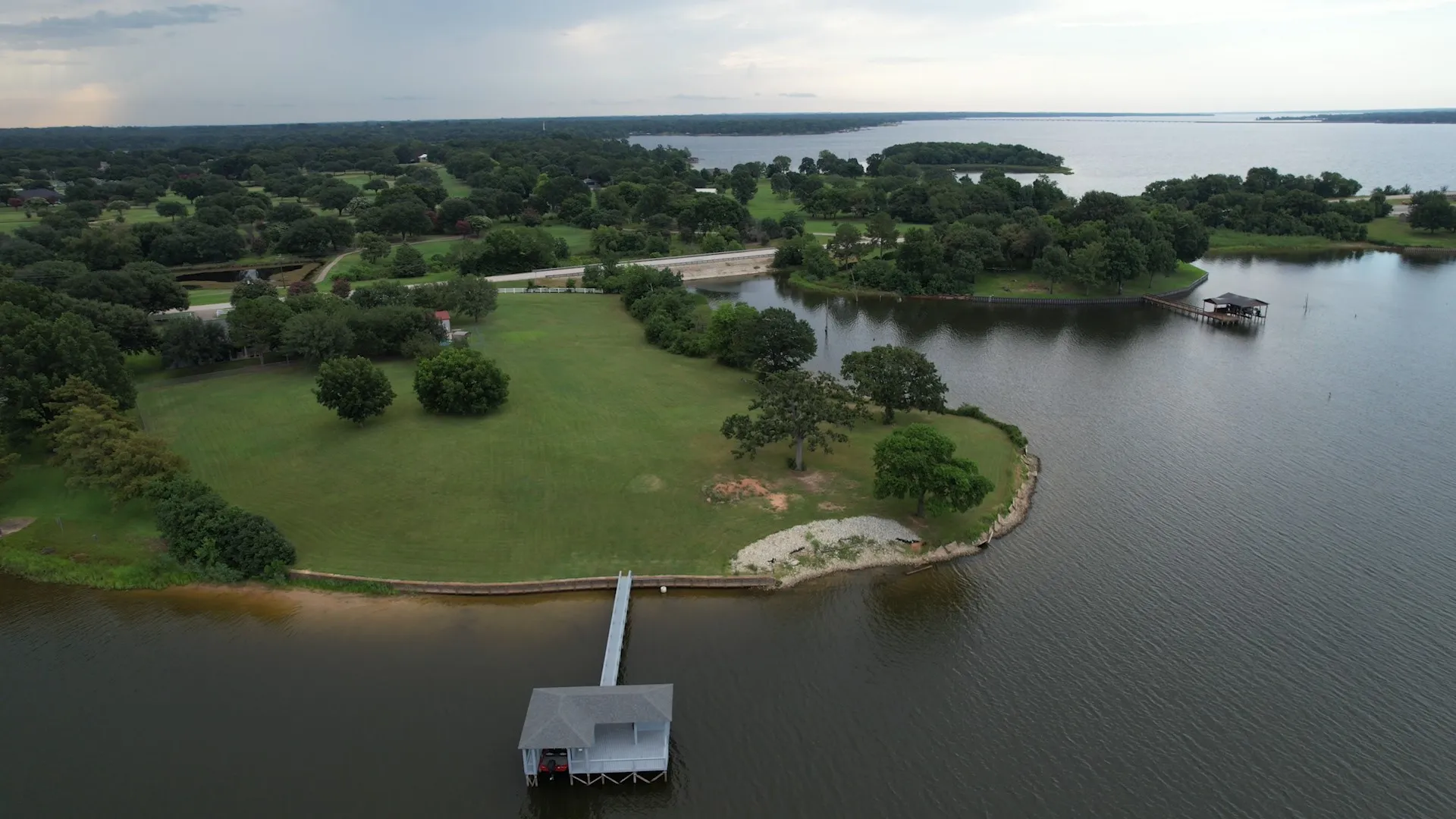 Single Family Residence For Sale in Rains County , 4189 FM 2946, Emory, Texas 75440, 3 Bedroom, 3 Bathroom, 2 Garage spaces, 2,588 Sqft, built in 1985, mls#21327340, Real Estate Agent in Emory, Homes For Sale in Rains county, Homes For Sale in Emory, Realtor in Emory Texas, Real Estate Brokerage Independent Realty Texas, Luminita Cordes Realtor
