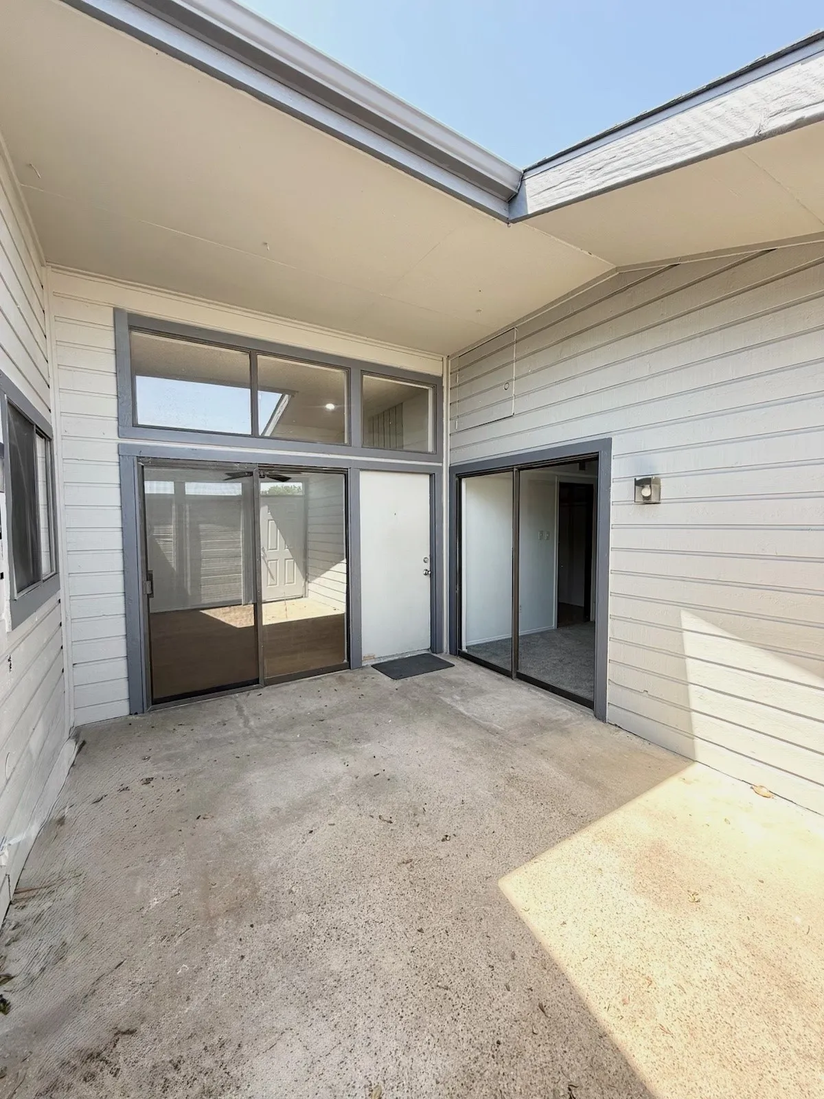 Condominium For Rent in Tarrant County , 606 Bellaire Drive A, Hurst, Texas 76053, 1 Bedroom, 1 Bathroom, Garage spaces, 795 Sqft, built in 1983, mls#21327022, Real Estate Agent in Hurst, Homes For Rent in Tarrant county, Homes For Rent in Hurst, Realtor in Hurst Texas, Real Estate Brokerage Independent Realty Texas, Luminita Cordes Realtor