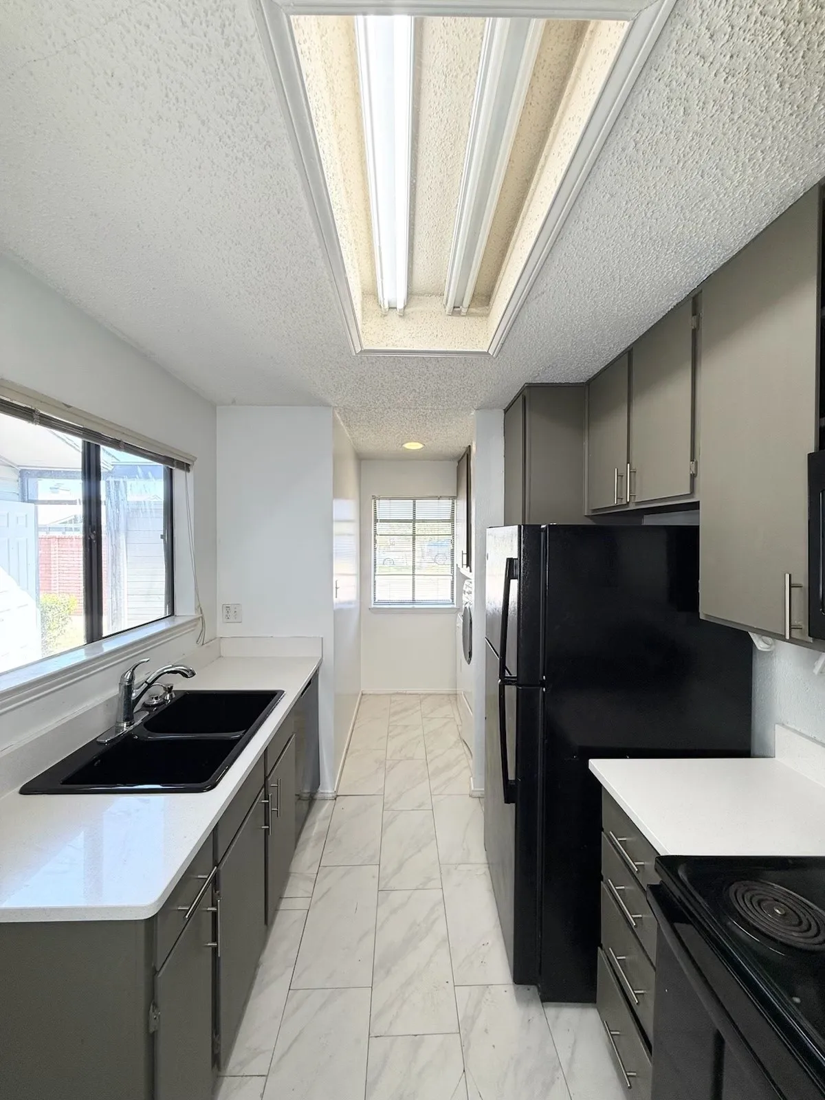 Condominium For Rent in Tarrant County , 606 Bellaire Drive A, Hurst, Texas 76053, 1 Bedroom, 1 Bathroom, Garage spaces, 795 Sqft, built in 1983, mls#21327022, Real Estate Agent in Hurst, Homes For Rent in Tarrant county, Homes For Rent in Hurst, Realtor in Hurst Texas, Real Estate Brokerage Independent Realty Texas, Luminita Cordes Realtor