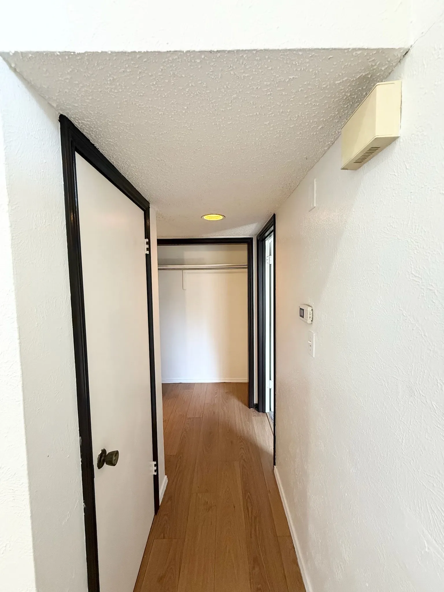 Condominium For Rent in Tarrant County , 606 Bellaire Drive A, Hurst, Texas 76053, 1 Bedroom, 1 Bathroom, Garage spaces, 795 Sqft, built in 1983, mls#21327022, Real Estate Agent in Hurst, Homes For Rent in Tarrant county, Homes For Rent in Hurst, Realtor in Hurst Texas, Real Estate Brokerage Independent Realty Texas, Luminita Cordes Realtor