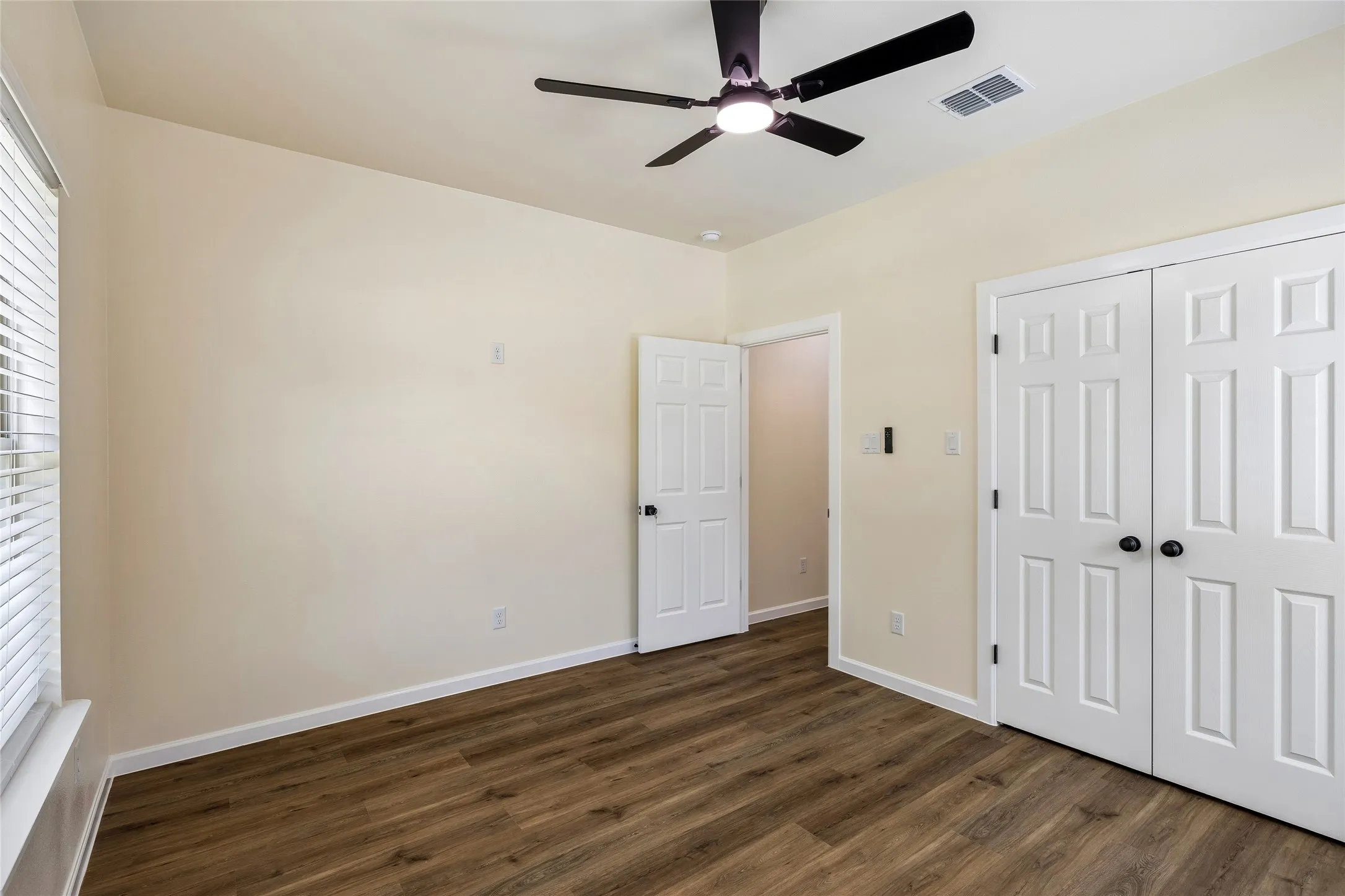 Single Family Residence For Sale in Tarrant County , 1404 E Cannon Street, Fort Worth, Texas 76104, 3 Bedroom, 2 Bathroom, 1 Garage spaces, 1,541 Sqft, built in 2026, mls#21319713, Real Estate Agent in Fort Worth, Homes For Sale in Tarrant county, Homes For Sale in Fort Worth, Realtor in Fort Worth Texas, Real Estate Brokerage Independent Realty Texas, Luminita Cordes Realtor