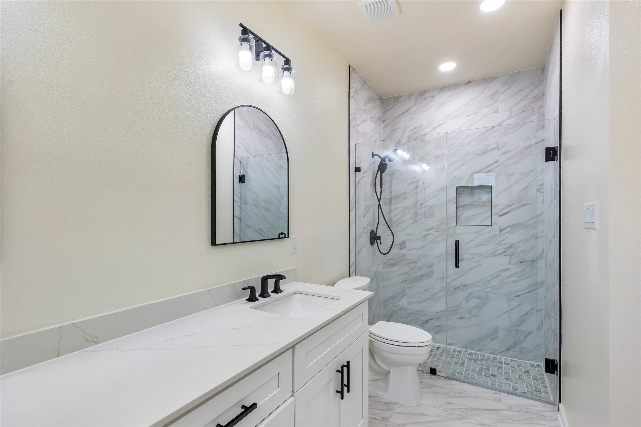 Single Family Residence For Sale in Tarrant County , 1404 E Cannon Street, Fort Worth, Texas 76104, 3 Bedroom, 2 Bathroom, 1 Garage spaces, 1,541 Sqft, built in 2026, mls#21319713, Real Estate Agent in Fort Worth, Homes For Sale in Tarrant county, Homes For Sale in Fort Worth, Realtor in Fort Worth Texas, Real Estate Brokerage Independent Realty Texas, Luminita Cordes Realtor