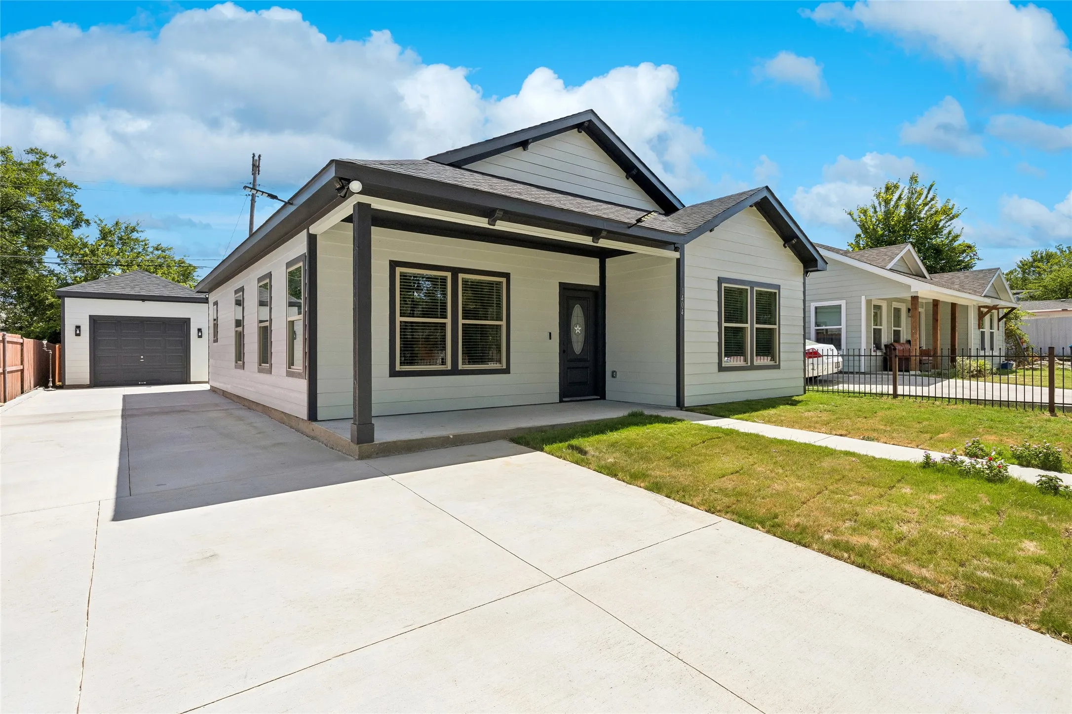 Single Family Residence For Sale in Tarrant County , 1404 E Cannon Street, Fort Worth, Texas 76104, 3 Bedroom, 2 Bathroom, 1 Garage spaces, 1,541 Sqft, built in 2026, mls#21319713, Real Estate Agent in Fort Worth, Homes For Sale in Tarrant county, Homes For Sale in Fort Worth, Realtor in Fort Worth Texas, Real Estate Brokerage Independent Realty Texas, Luminita Cordes Realtor
