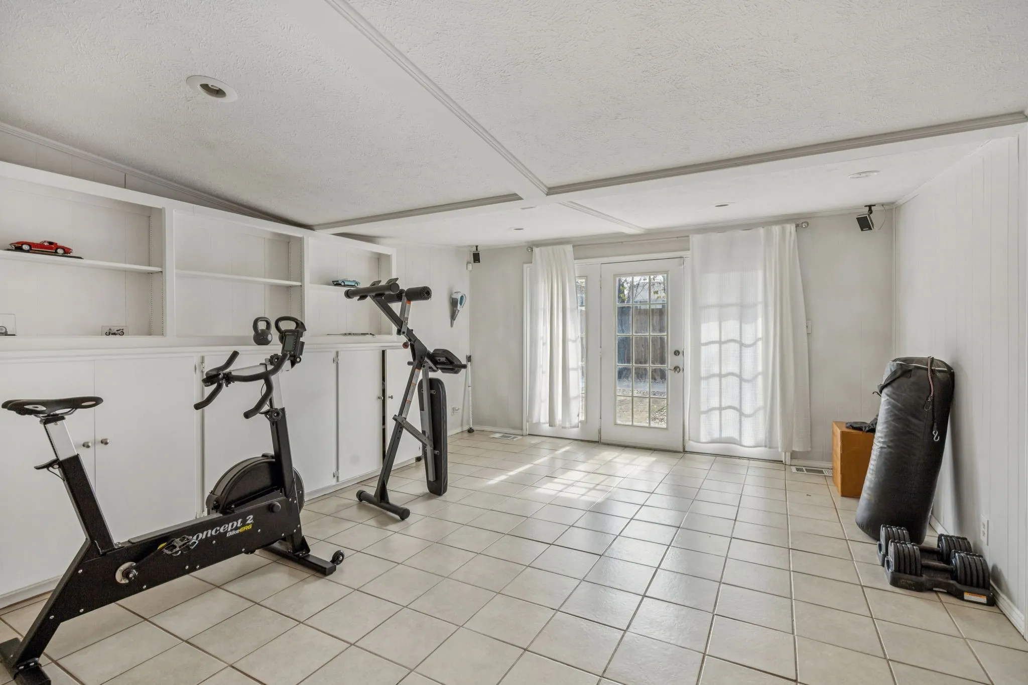 Single Family Residence For Sale in Dallas County , 9740 Dartridge Drive, Dallas, Texas 75238, 3 Bedroom, 3 Bathroom, 2 Garage spaces, 2,582 Sqft, built in 1966, mls#21327393, Real Estate Agent in Dallas, Homes For Sale in Dallas county, Homes For Sale in Dallas, Realtor in Dallas Texas, Real Estate Brokerage Independent Realty Texas, Luminita Cordes Realtor