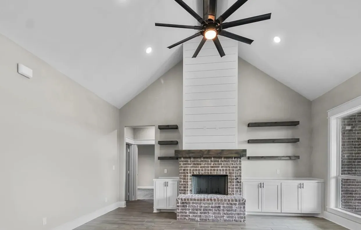 Single Family Residence For Sale in Smith County , 12316 Maplewood Drive, Lindale, Texas 75771, 4 Bedrooms, 2 Bathrooms, 2 Garage spaces, 1,975 Sqft, built in 2022, Price $460,000, mls#21327397, Real Estate Agent in Lindale, Homes For Sale in Smith county, Homes For Sale in Lindale, Realtor in Lindale Texas, Real Estate Brokerage Independent Realty Texas, Luminita Cordes Realtor