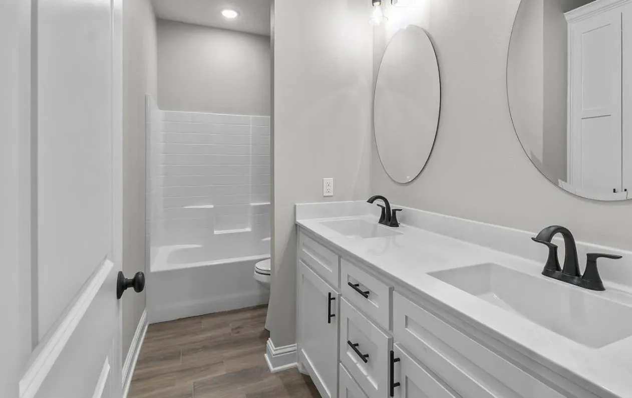 Single Family Residence For Sale in Smith County , 12316 Maplewood Drive, Lindale, Texas 75771, 4 Bedrooms, 2 Bathrooms, 2 Garage spaces, 1,975 Sqft, built in 2022, Price $460,000, mls#21327397, Real Estate Agent in Lindale, Homes For Sale in Smith county, Homes For Sale in Lindale, Realtor in Lindale Texas, Real Estate Brokerage Independent Realty Texas, Luminita Cordes Realtor