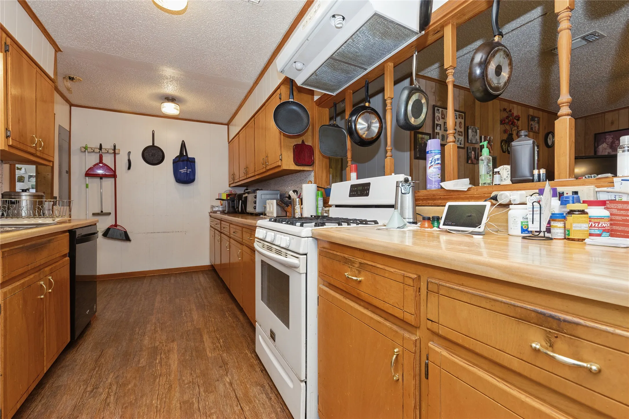 Single Family Residence For Sale in Bowie County , 180 County Road 4255, De Kalb, Texas 75559, 3 Bedroom, 2 Bathroom, Garage spaces, 1,632 Sqft, built in 1981, mls#21327360, Real Estate Agent in De Kalb, Homes For Sale in Bowie county, Homes For Sale in De Kalb, Realtor in De Kalb Texas, Real Estate Brokerage Independent Realty Texas, Luminita Cordes Realtor