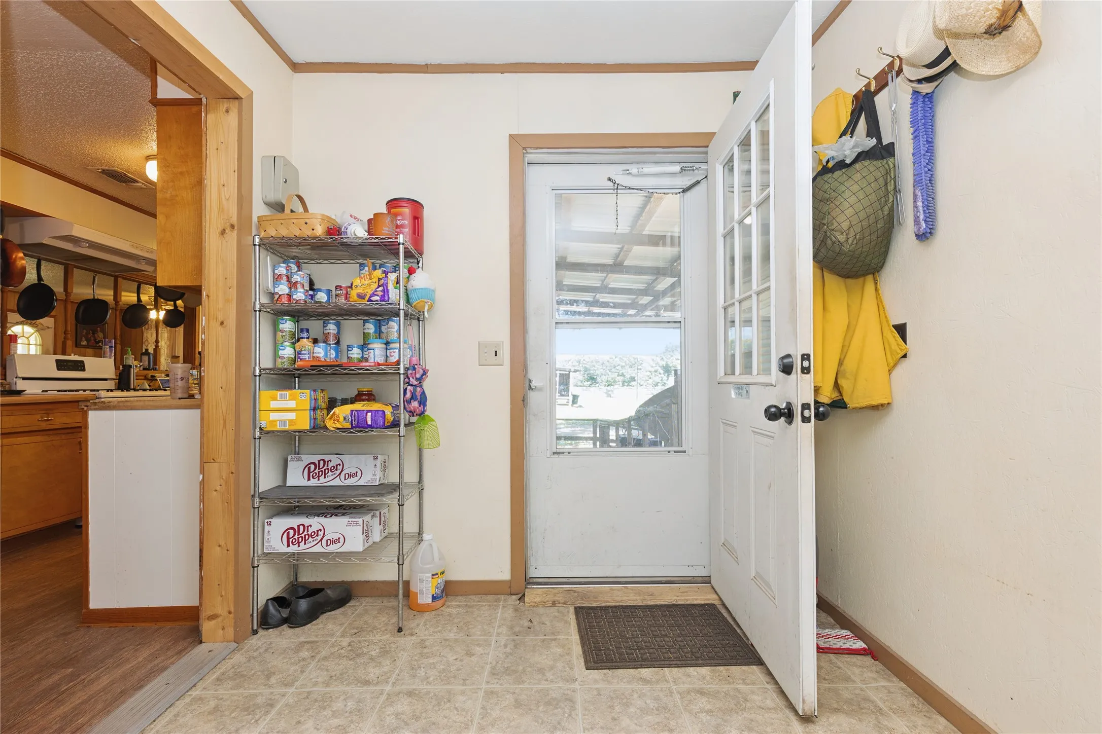 Single Family Residence For Sale in Bowie County , 180 County Road 4255, De Kalb, Texas 75559, 3 Bedroom, 2 Bathroom, Garage spaces, 1,632 Sqft, built in 1981, mls#21327360, Real Estate Agent in De Kalb, Homes For Sale in Bowie county, Homes For Sale in De Kalb, Realtor in De Kalb Texas, Real Estate Brokerage Independent Realty Texas, Luminita Cordes Realtor