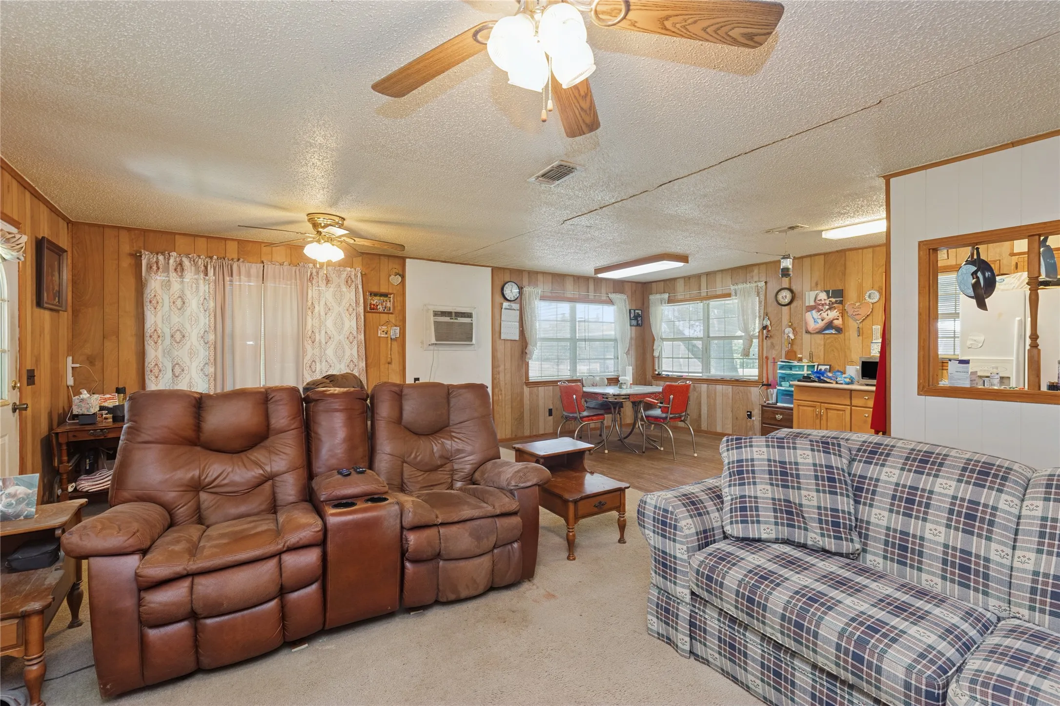 Single Family Residence For Sale in Bowie County , 180 County Road 4255, De Kalb, Texas 75559, 3 Bedroom, 2 Bathroom, Garage spaces, 1,632 Sqft, built in 1981, mls#21327360, Real Estate Agent in De Kalb, Homes For Sale in Bowie county, Homes For Sale in De Kalb, Realtor in De Kalb Texas, Real Estate Brokerage Independent Realty Texas, Luminita Cordes Realtor