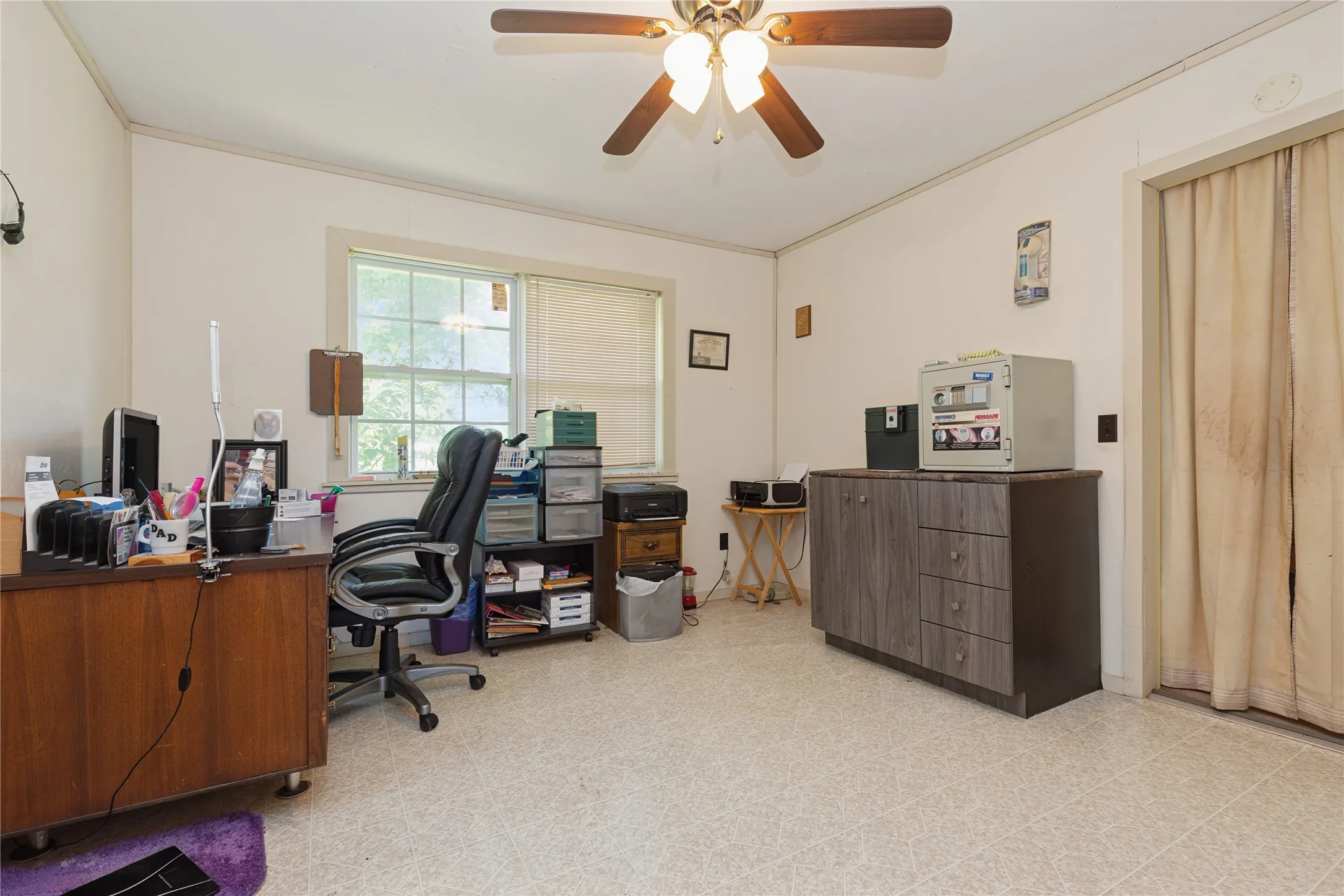 Single Family Residence For Sale in Bowie County , 180 County Road 4255, De Kalb, Texas 75559, 3 Bedroom, 2 Bathroom, Garage spaces, 1,632 Sqft, built in 1981, mls#21327360, Real Estate Agent in De Kalb, Homes For Sale in Bowie county, Homes For Sale in De Kalb, Realtor in De Kalb Texas, Real Estate Brokerage Independent Realty Texas, Luminita Cordes Realtor