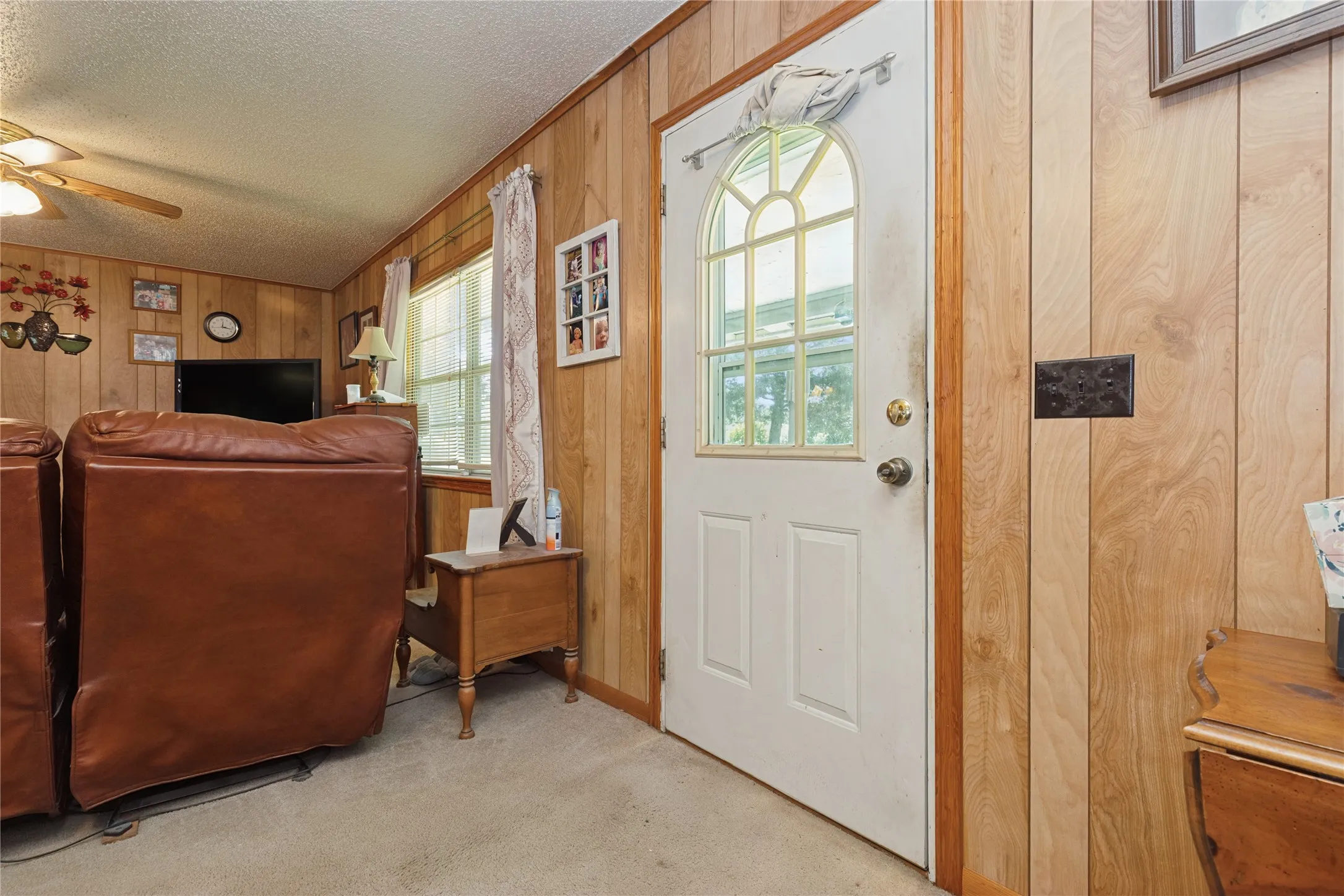 Single Family Residence For Sale in Bowie County , 180 County Road 4255, De Kalb, Texas 75559, 3 Bedroom, 2 Bathroom, Garage spaces, 1,632 Sqft, built in 1981, mls#21327360, Real Estate Agent in De Kalb, Homes For Sale in Bowie county, Homes For Sale in De Kalb, Realtor in De Kalb Texas, Real Estate Brokerage Independent Realty Texas, Luminita Cordes Realtor