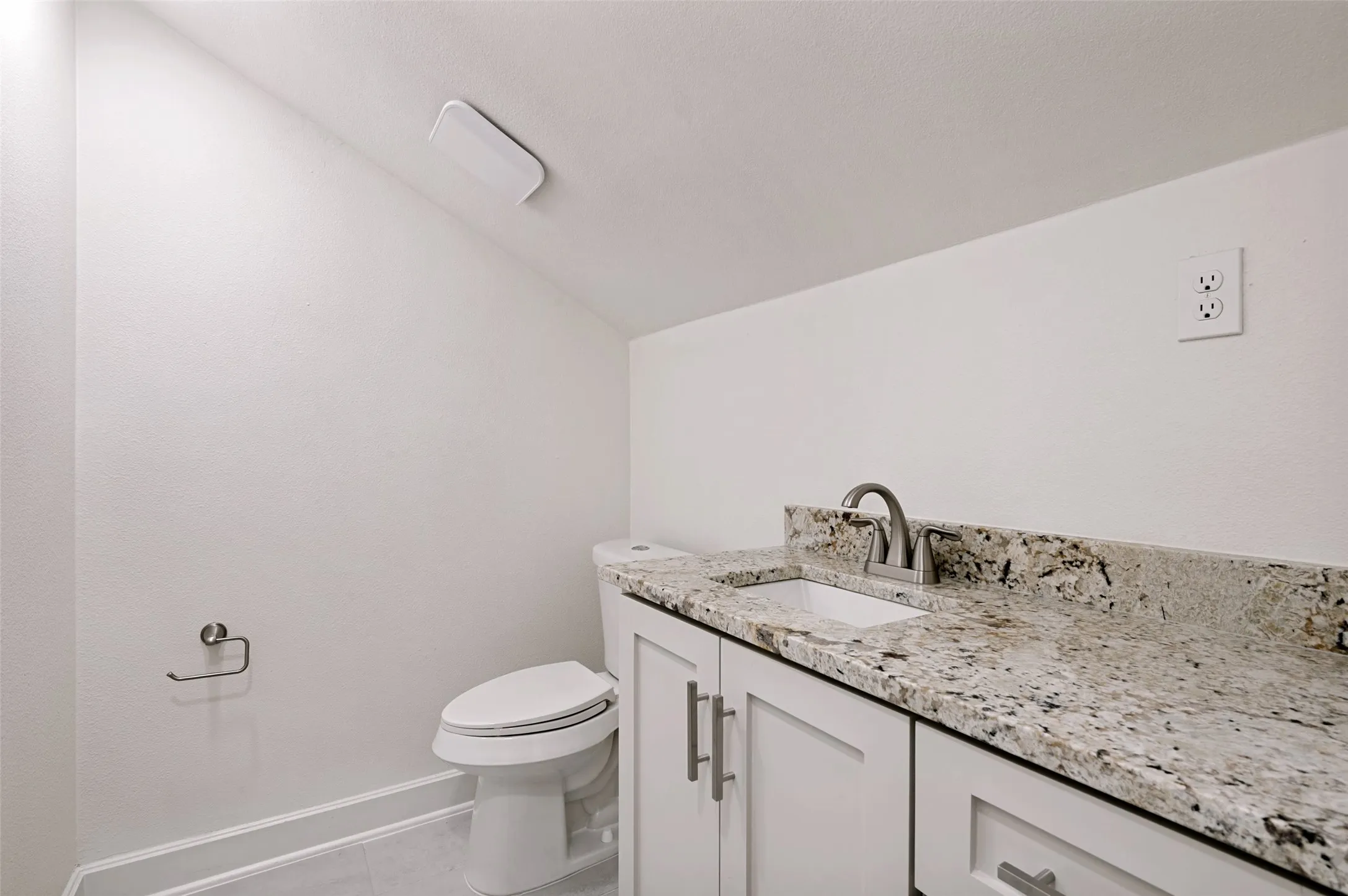 Single Family Residence For Sale in Tarrant County , 3512 Lake Pontchartrain Drive, Arlington, Texas 76016, 4 Bedroom, 4 Bathroom, 2 Garage spaces, 3,058 Sqft, built in 1978, mls#21327405, Real Estate Agent in Arlington, Homes For Sale in Tarrant county, Homes For Sale in Arlington, Realtor in Arlington Texas, Real Estate Brokerage Independent Realty Texas, Luminita Cordes Realtor