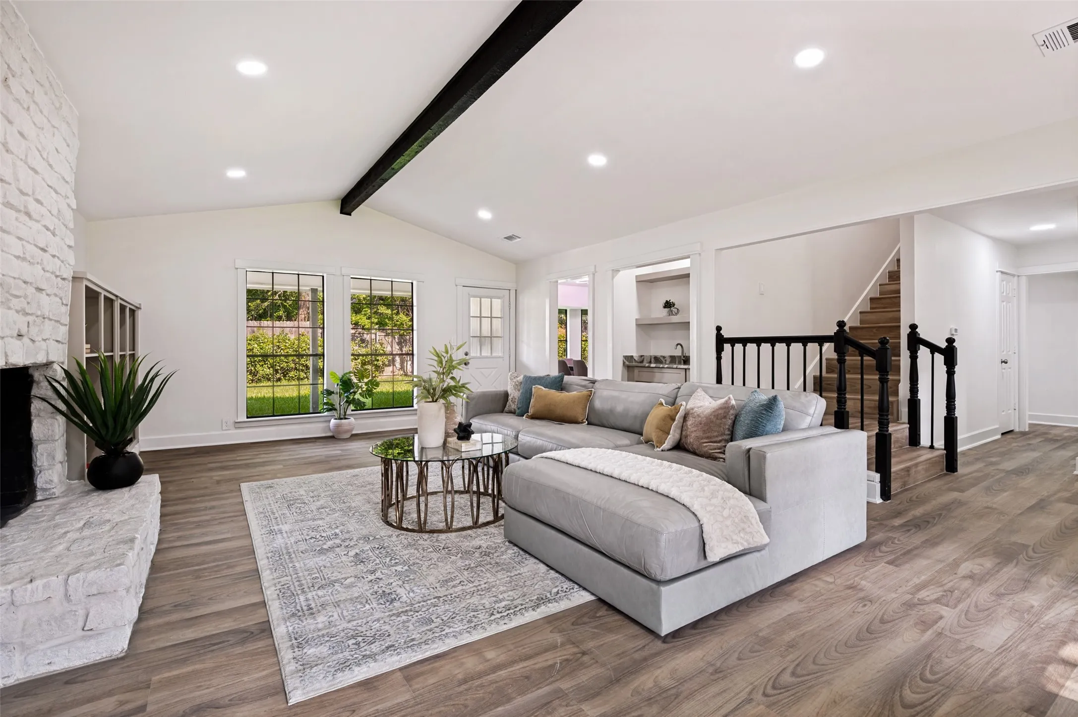 Single Family Residence For Sale in Tarrant County , 3512 Lake Pontchartrain Drive, Arlington, Texas 76016, 4 Bedroom, 4 Bathroom, 2 Garage spaces, 3,058 Sqft, built in 1978, mls#21327405, Real Estate Agent in Arlington, Homes For Sale in Tarrant county, Homes For Sale in Arlington, Realtor in Arlington Texas, Real Estate Brokerage Independent Realty Texas, Luminita Cordes Realtor