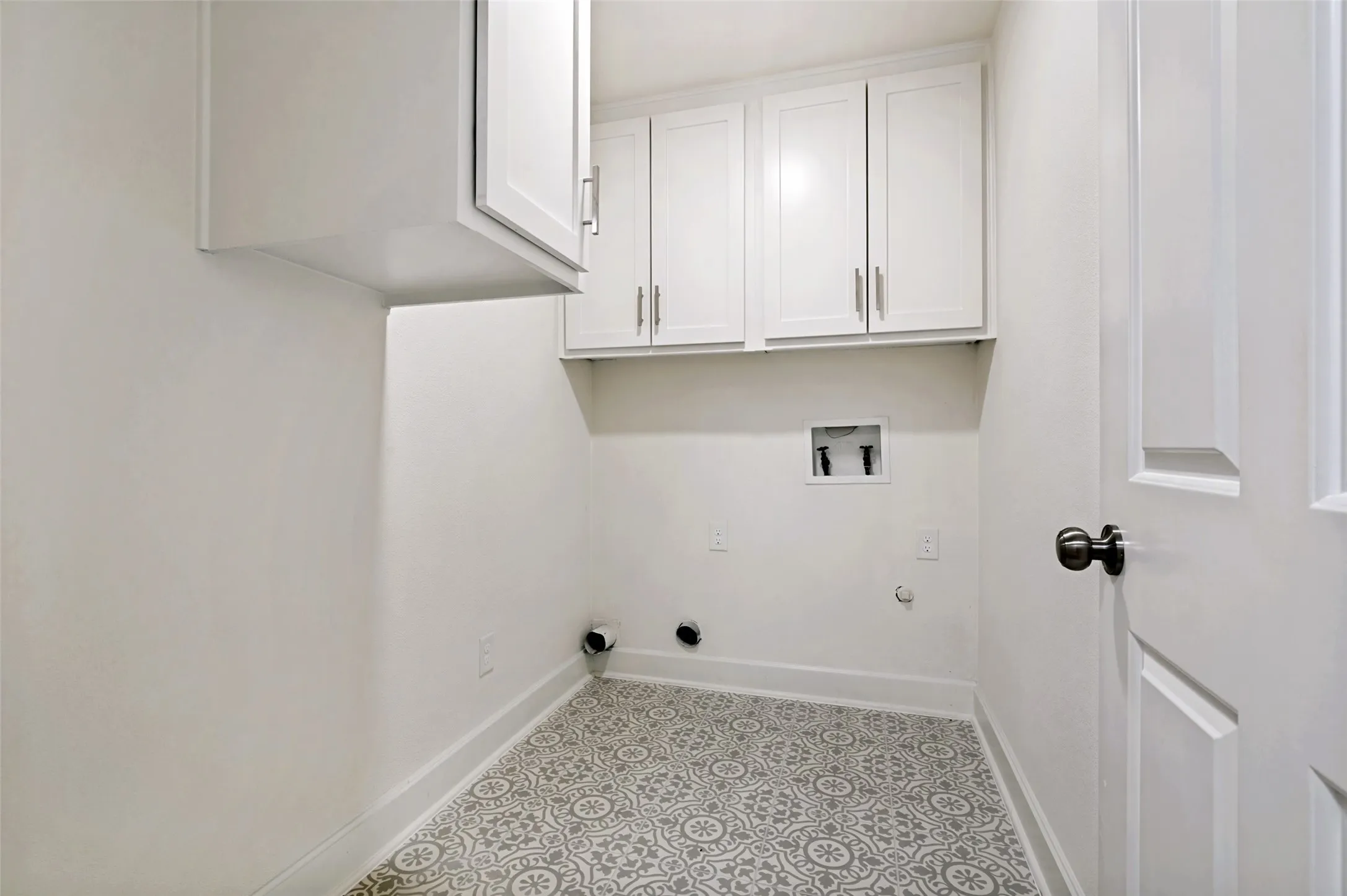 Single Family Residence For Sale in Tarrant County , 3512 Lake Pontchartrain Drive, Arlington, Texas 76016, 4 Bedroom, 4 Bathroom, 2 Garage spaces, 3,058 Sqft, built in 1978, mls#21327405, Real Estate Agent in Arlington, Homes For Sale in Tarrant county, Homes For Sale in Arlington, Realtor in Arlington Texas, Real Estate Brokerage Independent Realty Texas, Luminita Cordes Realtor