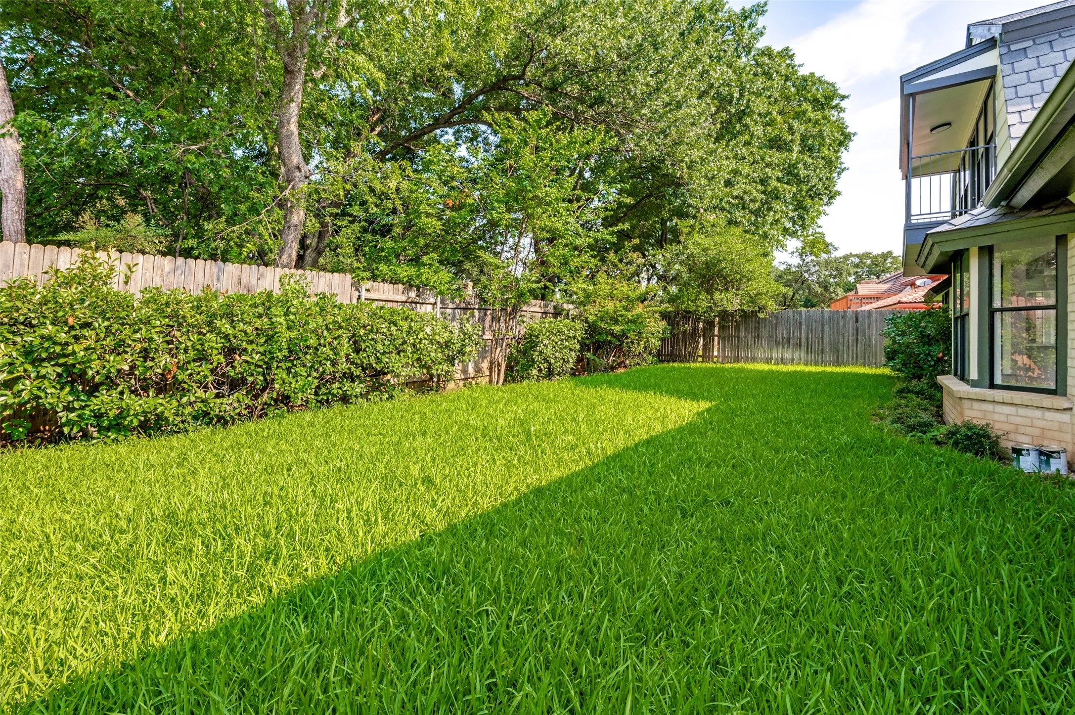 Single Family Residence For Sale in Tarrant County , 3512 Lake Pontchartrain Drive, Arlington, Texas 76016, 4 Bedroom, 4 Bathroom, 2 Garage spaces, 3,058 Sqft, built in 1978, mls#21327405, Real Estate Agent in Arlington, Homes For Sale in Tarrant county, Homes For Sale in Arlington, Realtor in Arlington Texas, Real Estate Brokerage Independent Realty Texas, Luminita Cordes Realtor