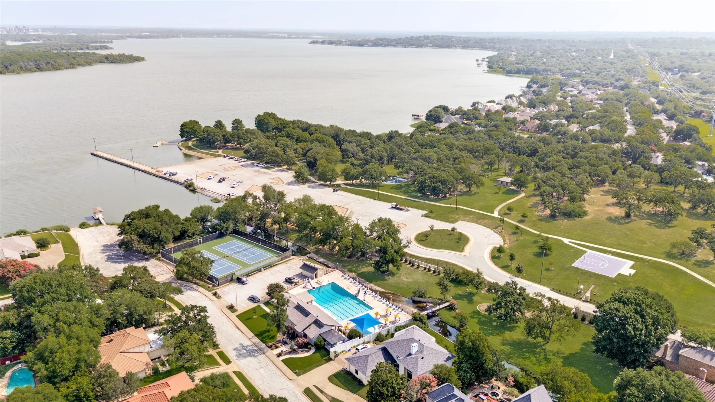 Single Family Residence For Sale in Tarrant County , 3512 Lake Pontchartrain Drive, Arlington, Texas 76016, 4 Bedroom, 4 Bathroom, 2 Garage spaces, 3,058 Sqft, built in 1978, mls#21327405, Real Estate Agent in Arlington, Homes For Sale in Tarrant county, Homes For Sale in Arlington, Realtor in Arlington Texas, Real Estate Brokerage Independent Realty Texas, Luminita Cordes Realtor
