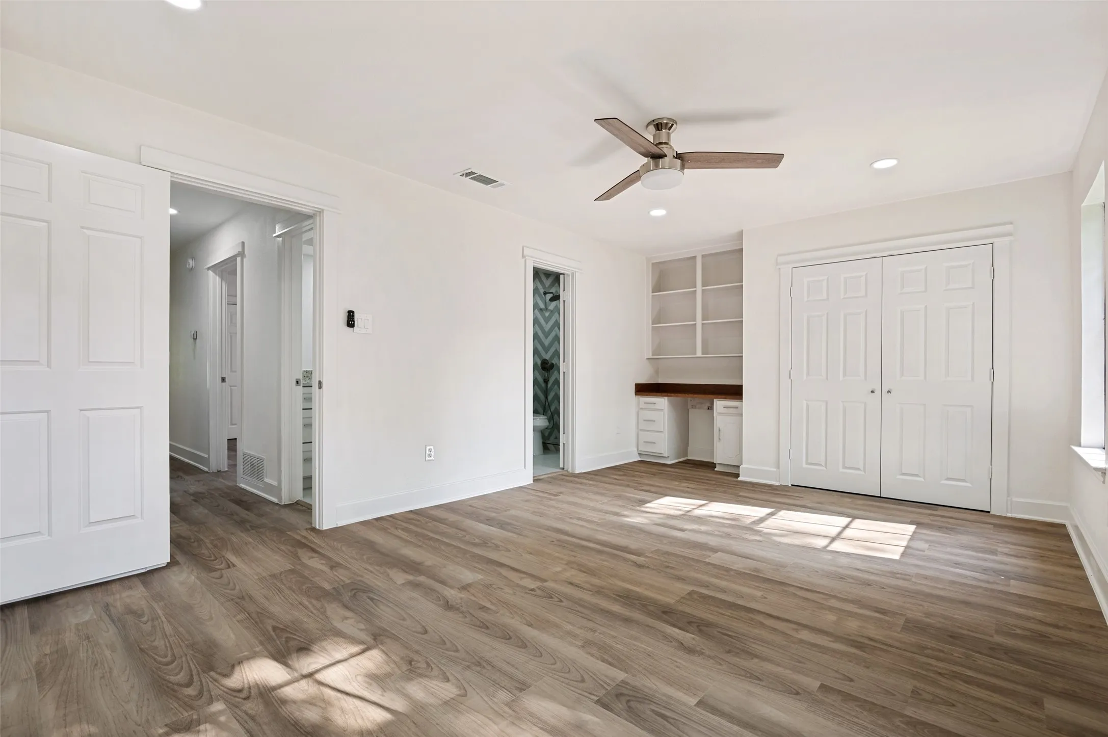 Single Family Residence For Sale in Tarrant County , 3512 Lake Pontchartrain Drive, Arlington, Texas 76016, 4 Bedroom, 4 Bathroom, 2 Garage spaces, 3,058 Sqft, built in 1978, mls#21327405, Real Estate Agent in Arlington, Homes For Sale in Tarrant county, Homes For Sale in Arlington, Realtor in Arlington Texas, Real Estate Brokerage Independent Realty Texas, Luminita Cordes Realtor