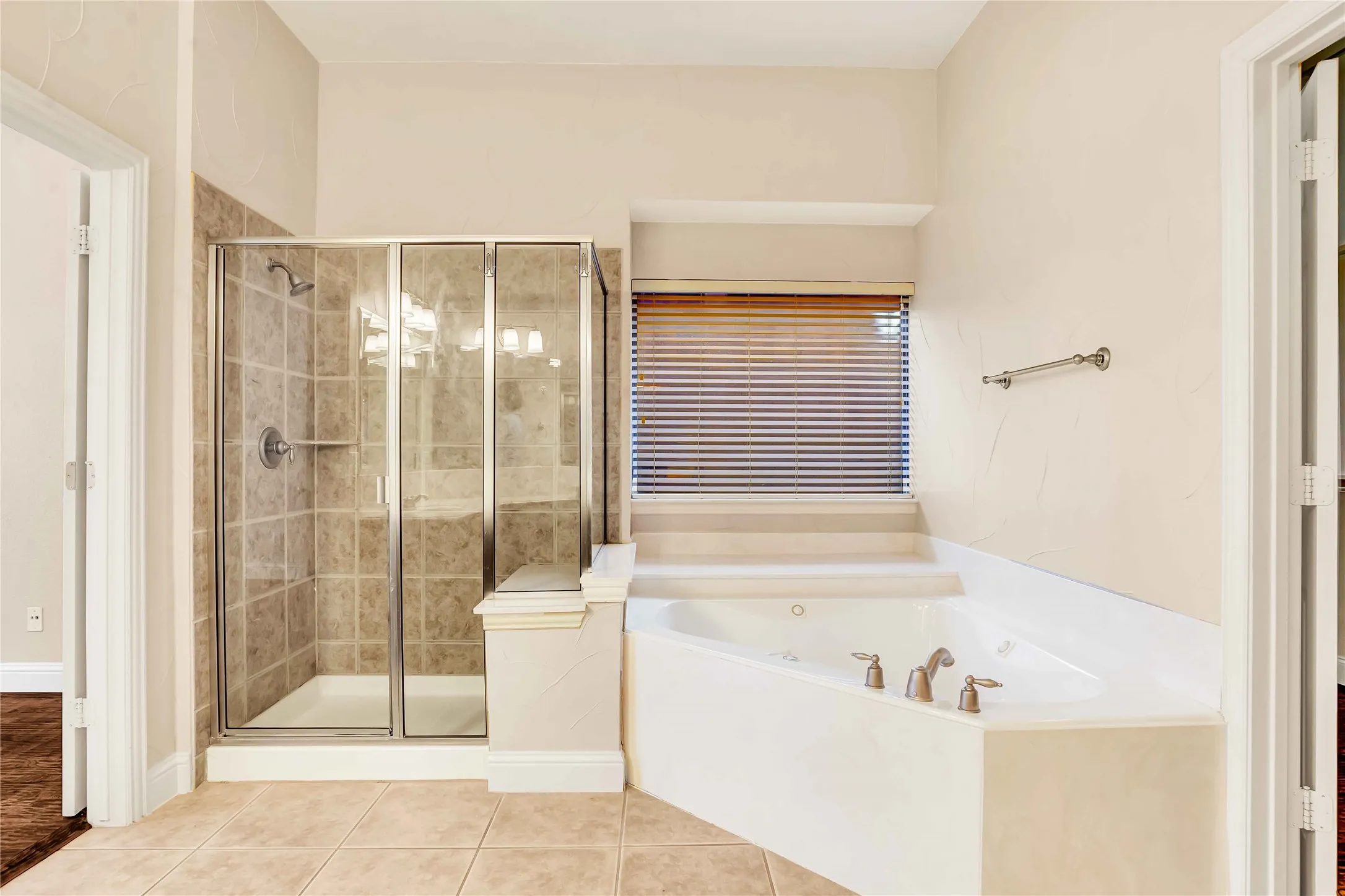 Single Family Residence For Sale in Collin County , 11567 Castle Brook Lane, Frisco, Texas 75035, 5 Bedroom, 4 Bathroom, 3 Garage spaces, 3,706 Sqft, built in 2005, mls#21287034, Real Estate Agent in Frisco, Homes For Sale in Collin county, Homes For Sale in Frisco, Realtor in Frisco Texas, Real Estate Brokerage Independent Realty Texas, Luminita Cordes Realtor