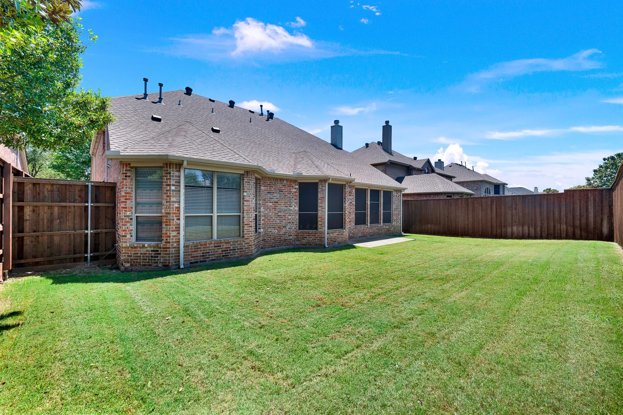 Single Family Residence For Sale in Collin County , 11567 Castle Brook Lane, Frisco, Texas 75035, 5 Bedroom, 4 Bathroom, 3 Garage spaces, 3,706 Sqft, built in 2005, mls#21287034, Real Estate Agent in Frisco, Homes For Sale in Collin county, Homes For Sale in Frisco, Realtor in Frisco Texas, Real Estate Brokerage Independent Realty Texas, Luminita Cordes Realtor